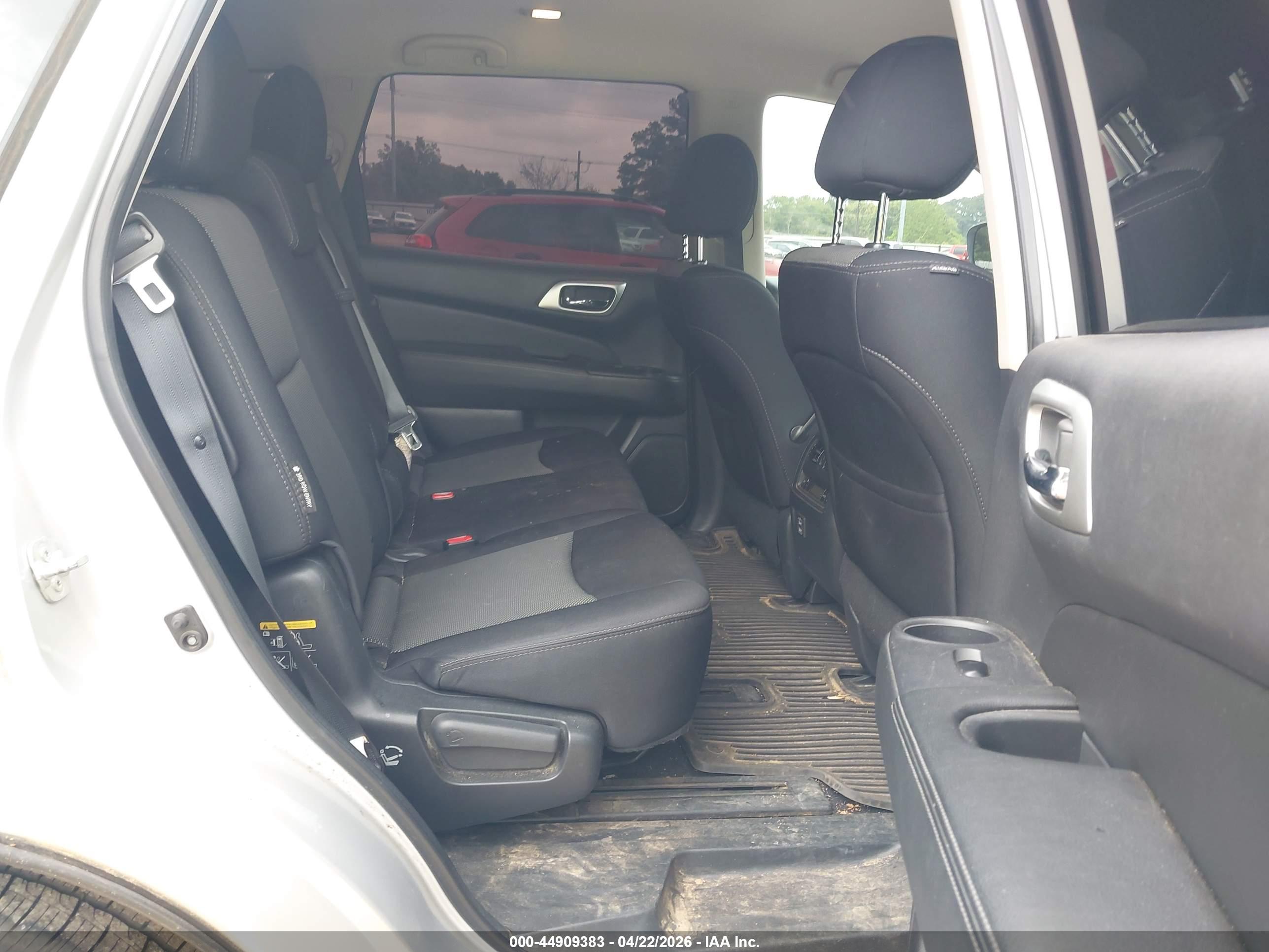 NISSAN PATHFINDER image 8