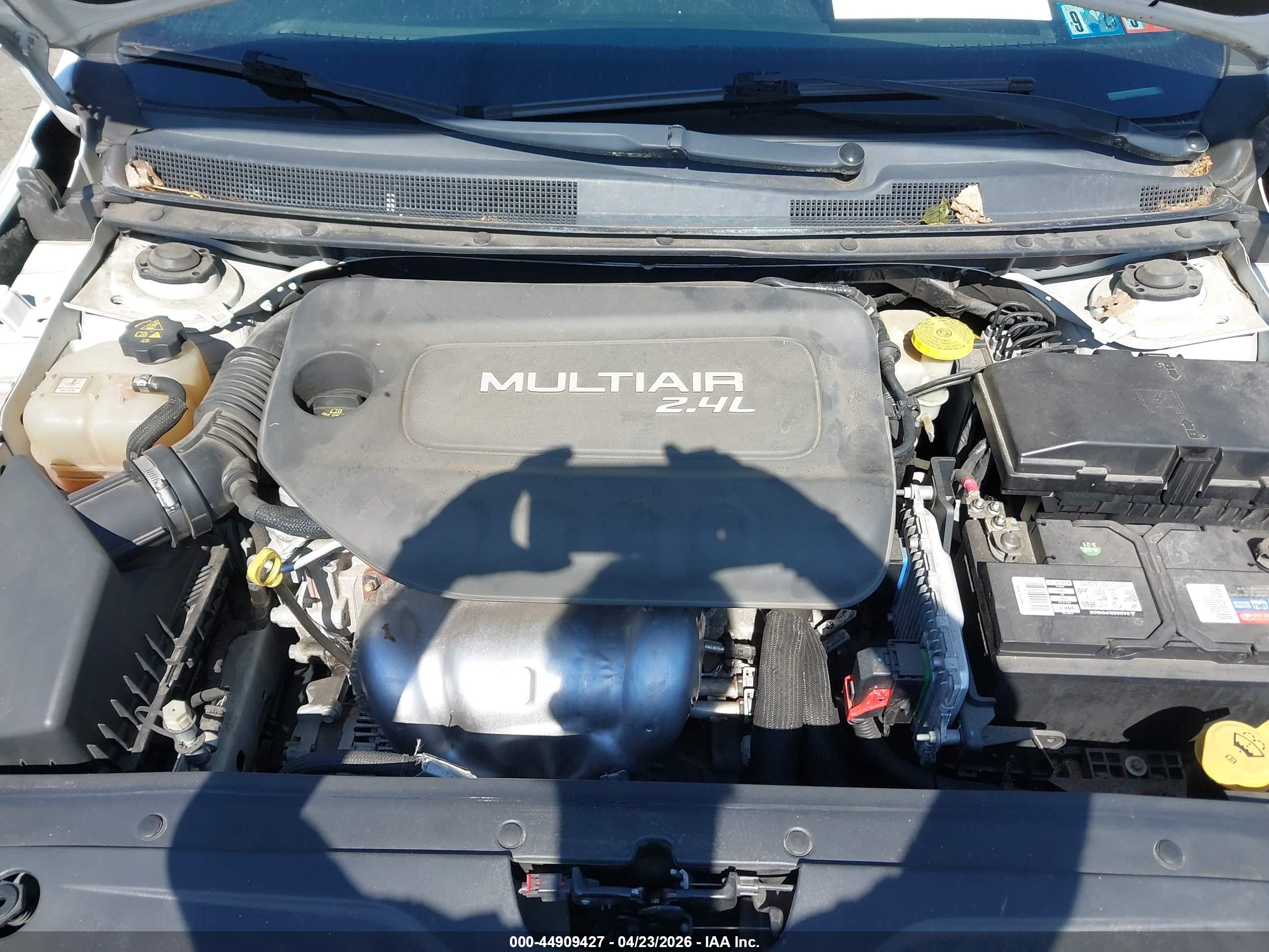 CHRYSLER 200 image 10