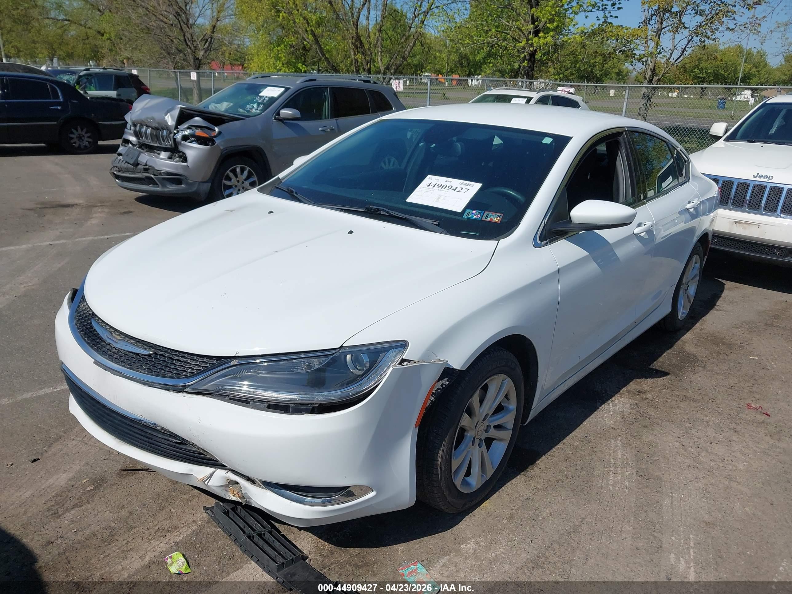 CHRYSLER 200 image 2