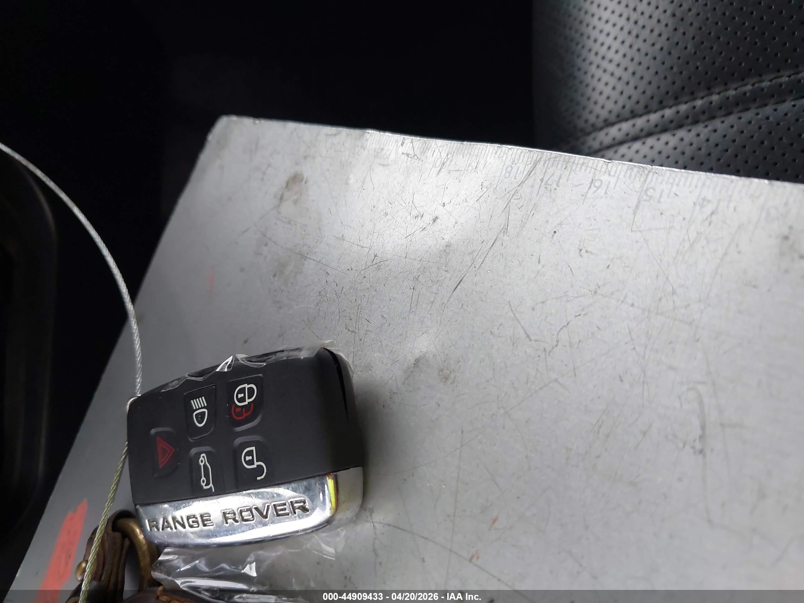 LAND ROVER image 11