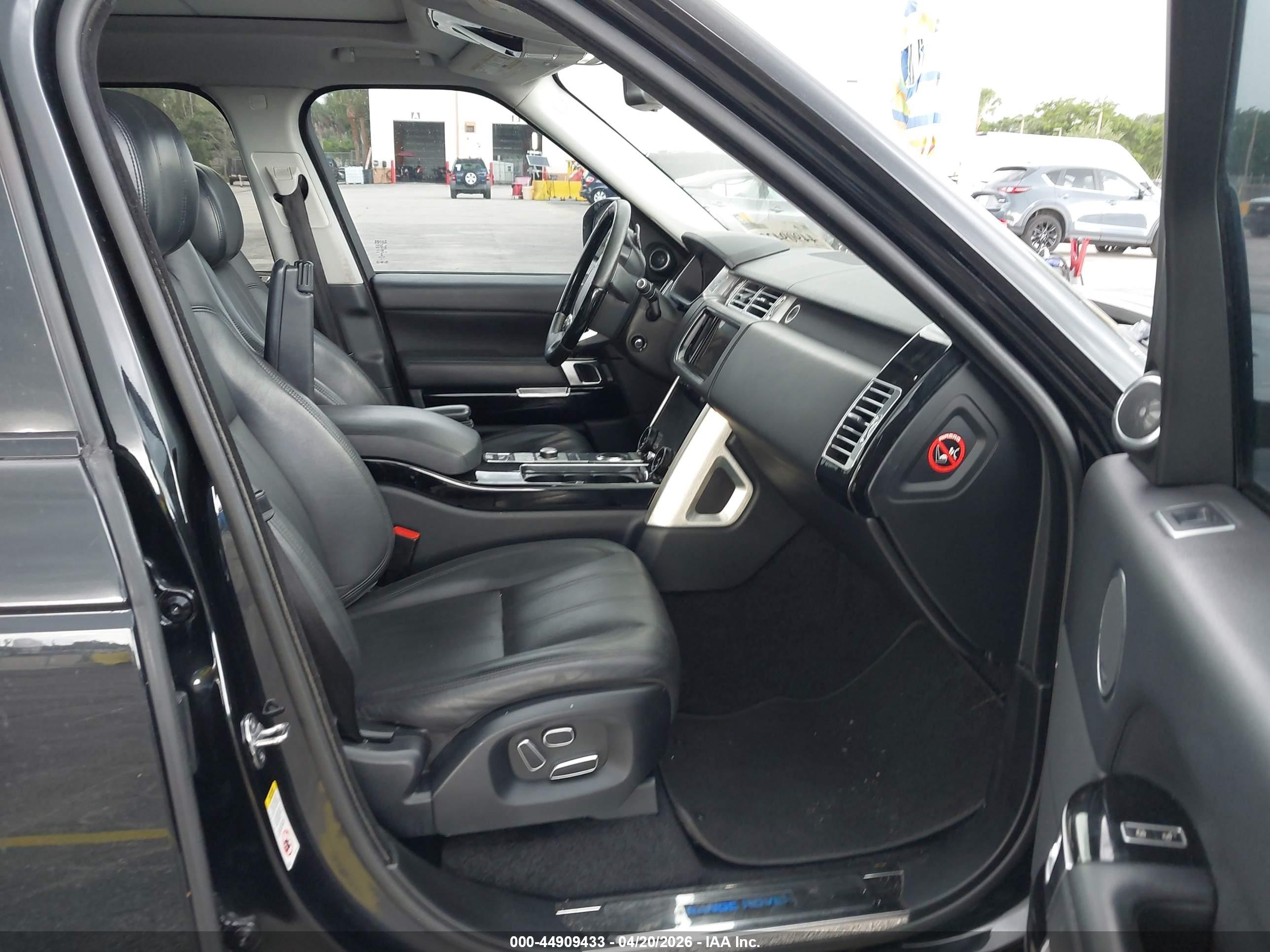 LAND ROVER image 5