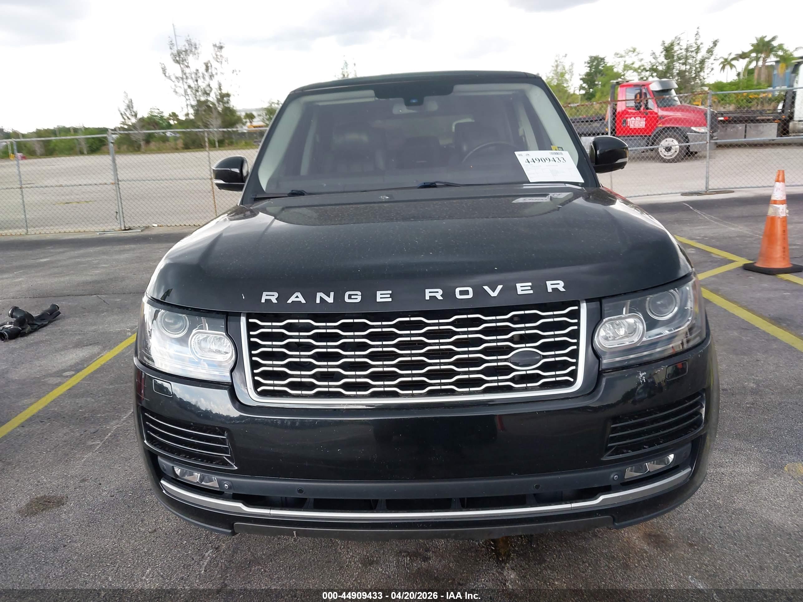 LAND ROVER image 6