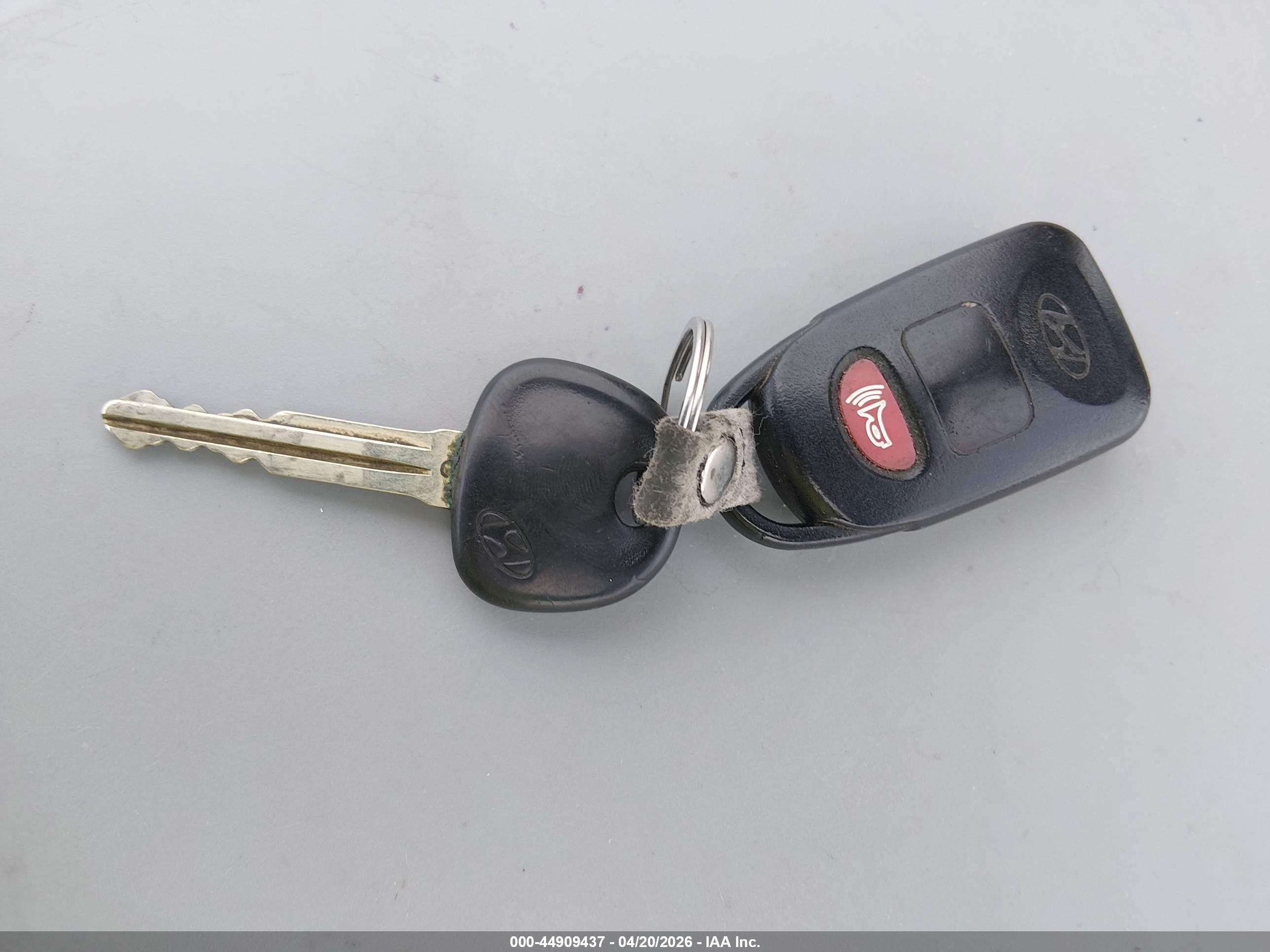 HYUNDAI ELANTRA image 11