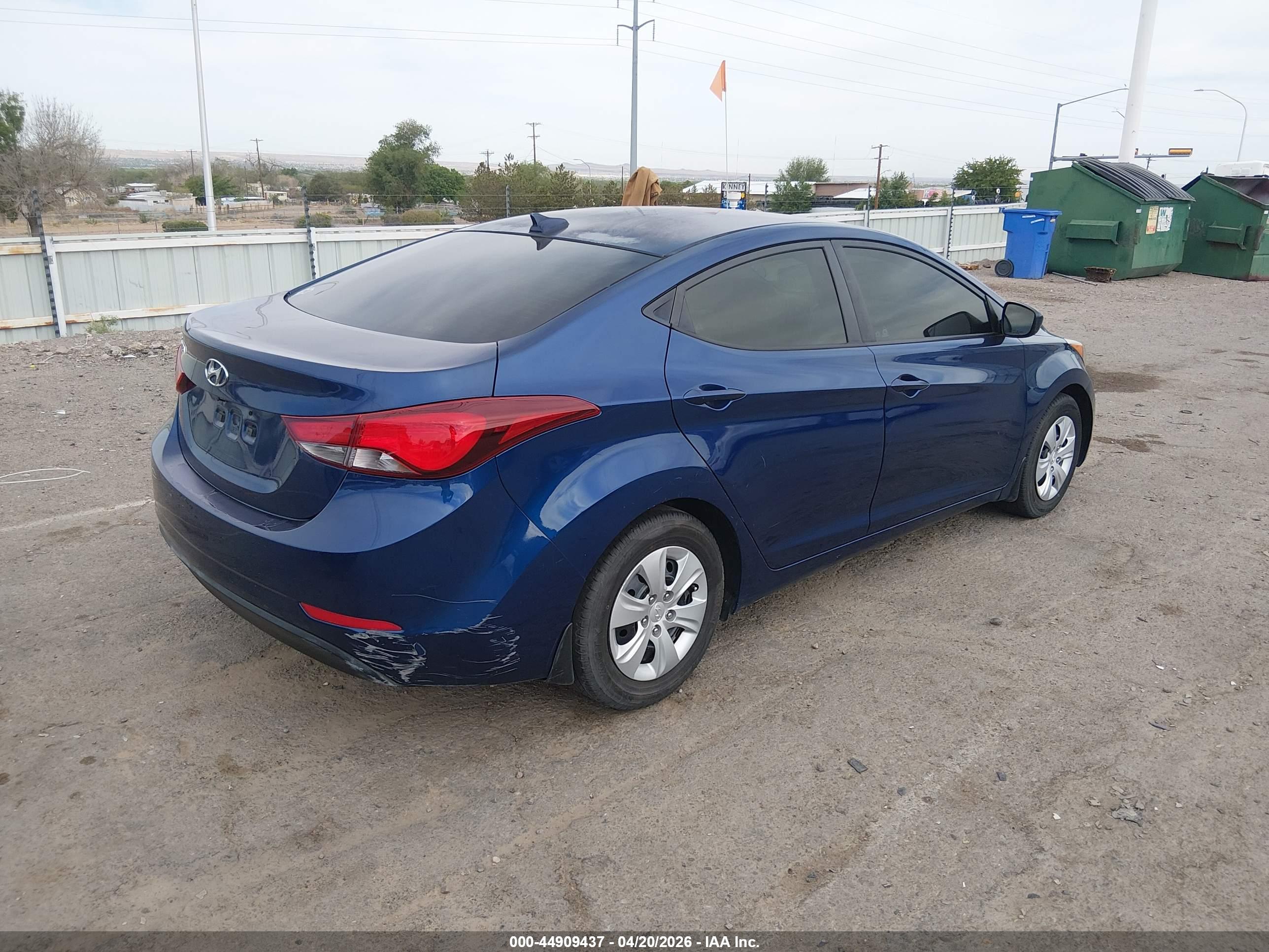 HYUNDAI ELANTRA image 4