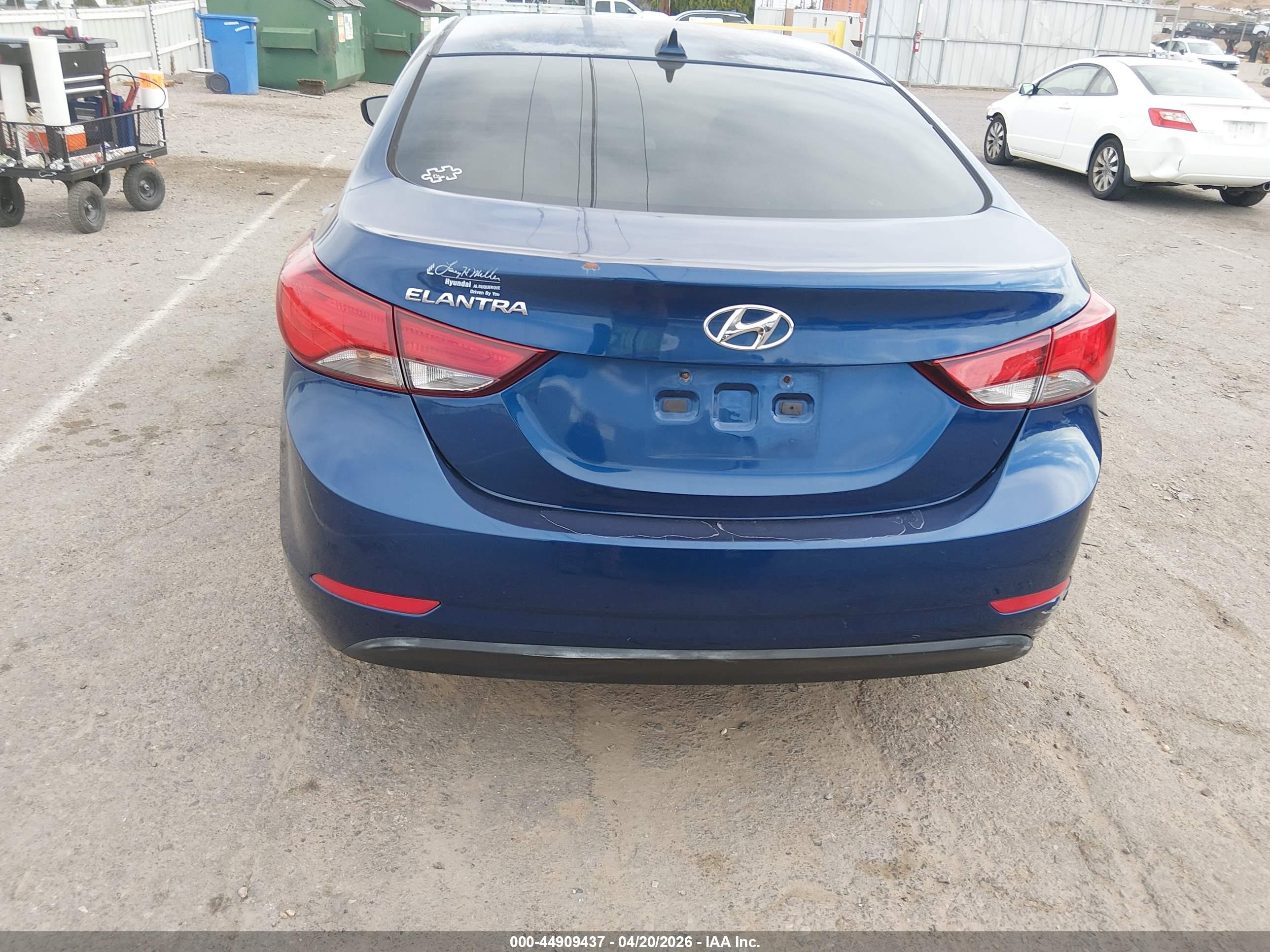 HYUNDAI ELANTRA image 6