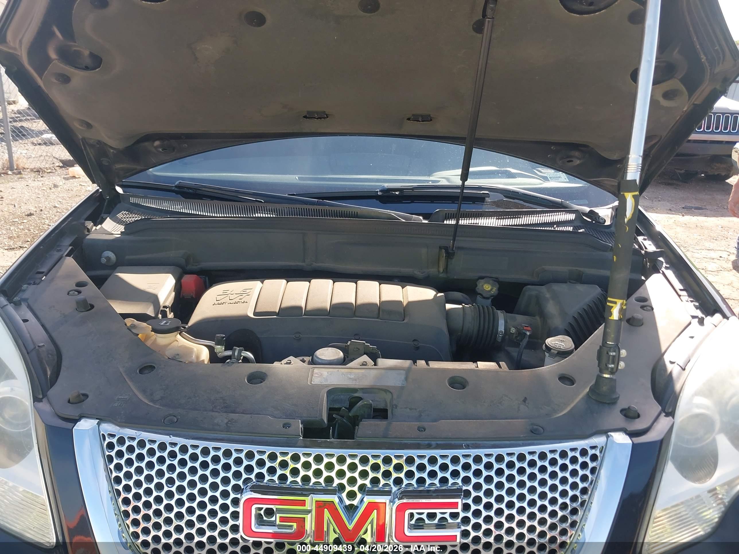 GMC ACADIA image 10