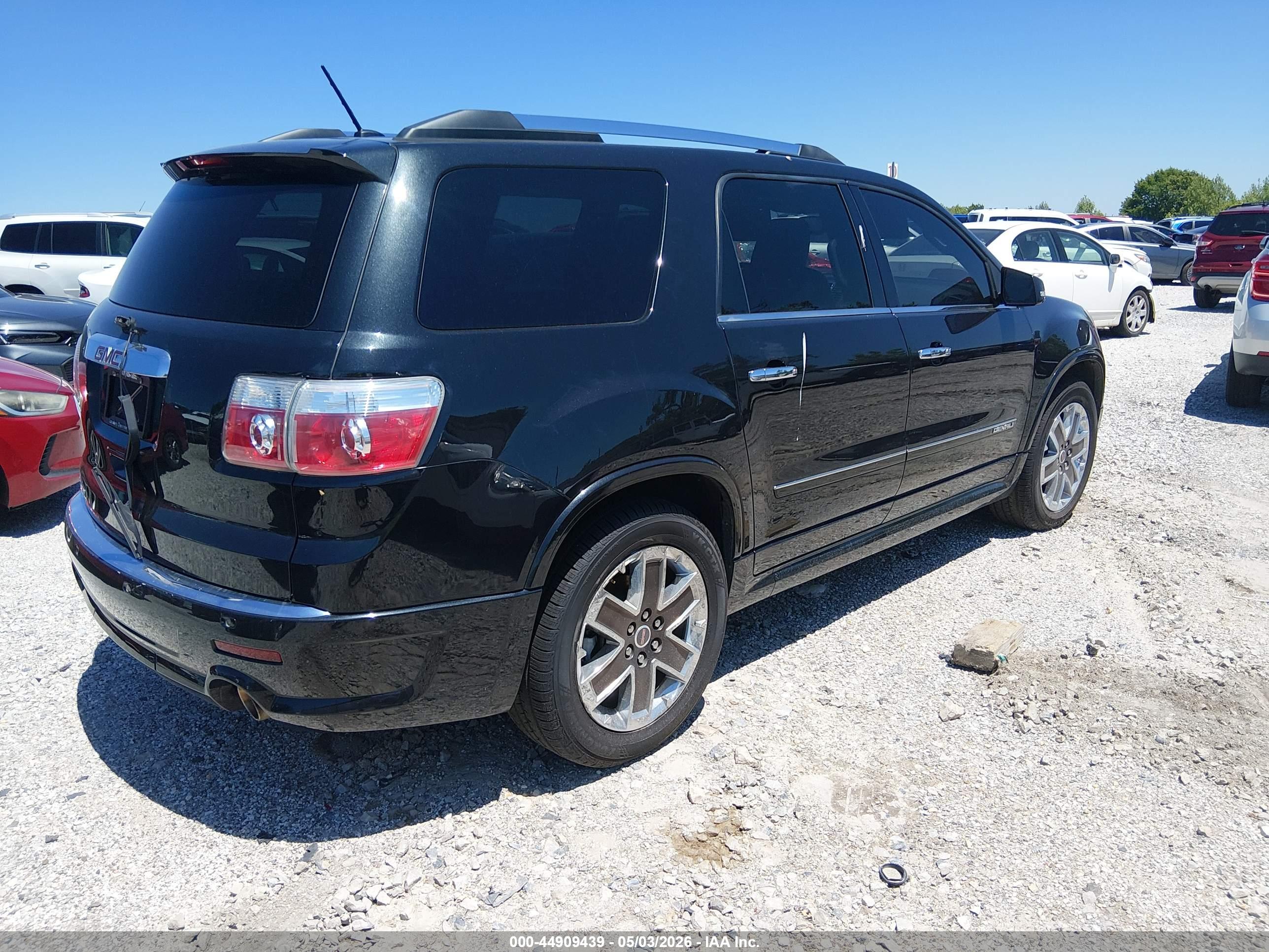 GMC ACADIA image 4