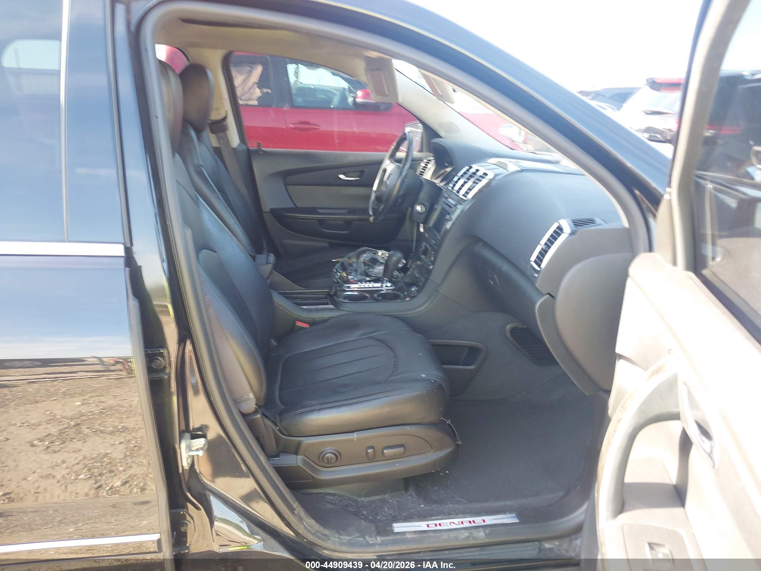 GMC ACADIA image 5