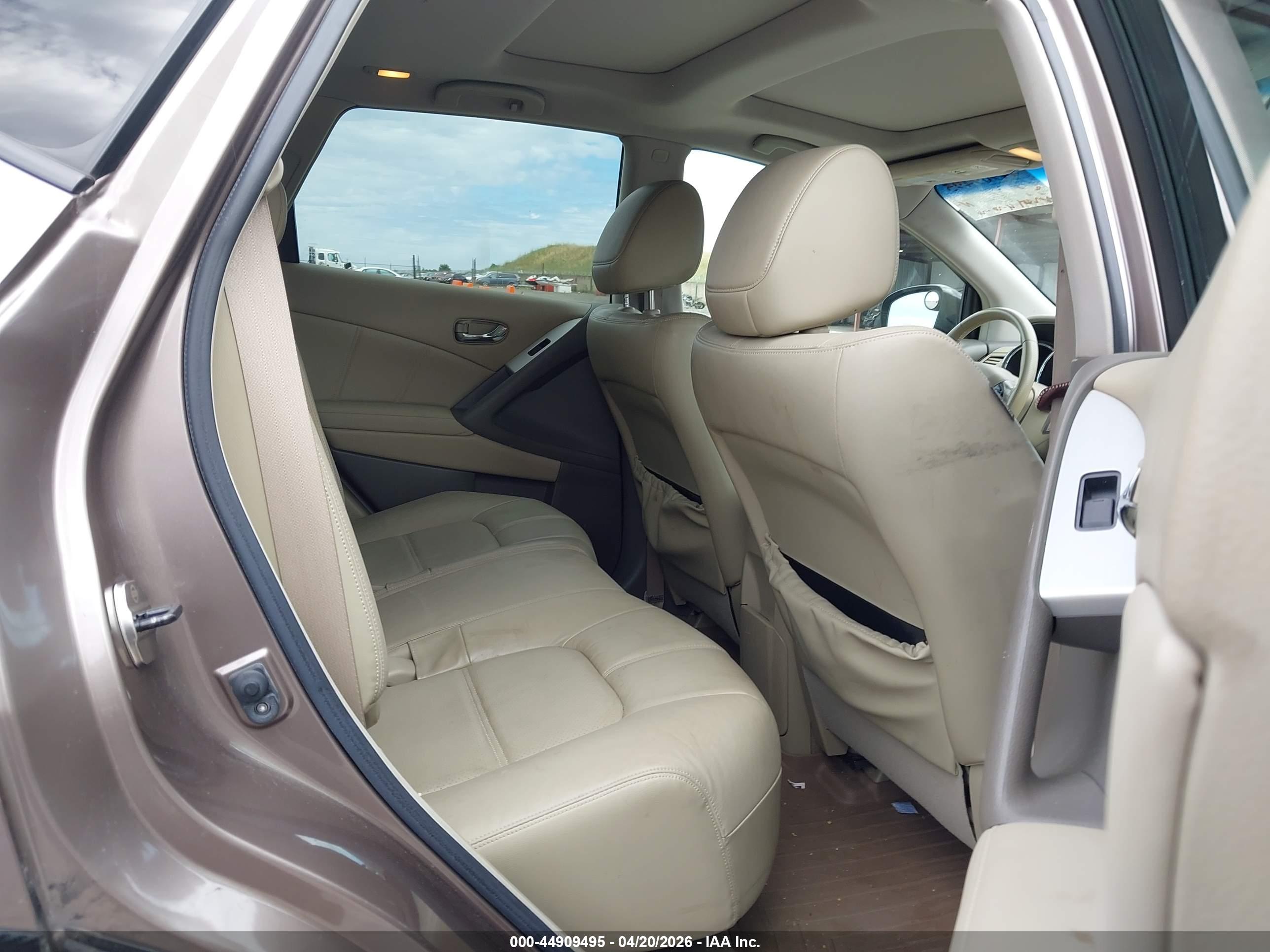 NISSAN MURANO image 8