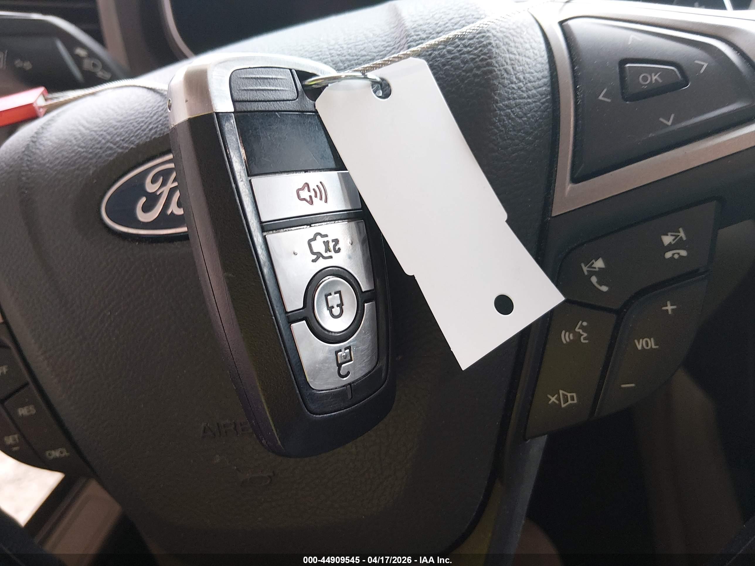 FORD FUSION image 11