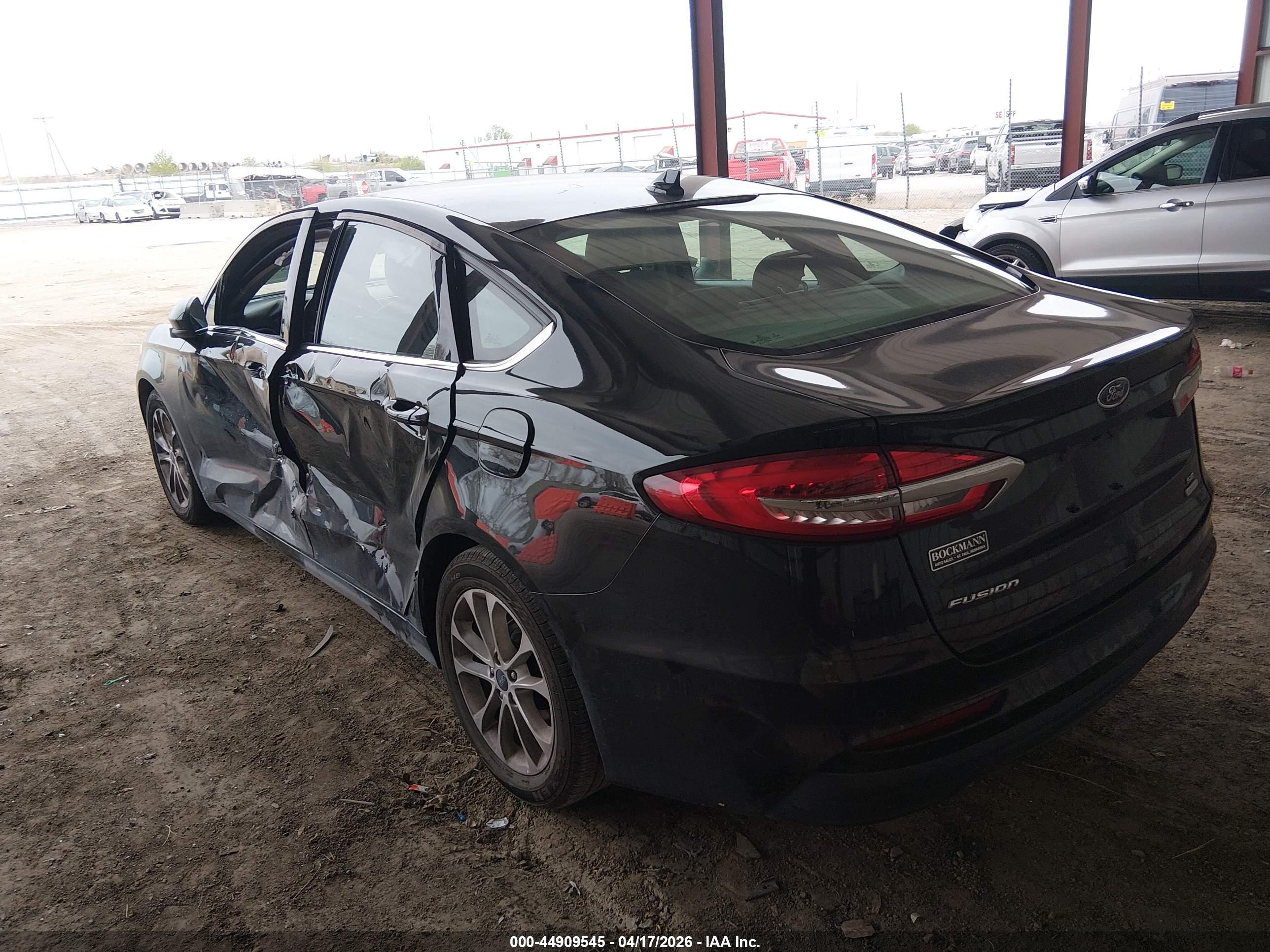 FORD FUSION image 3