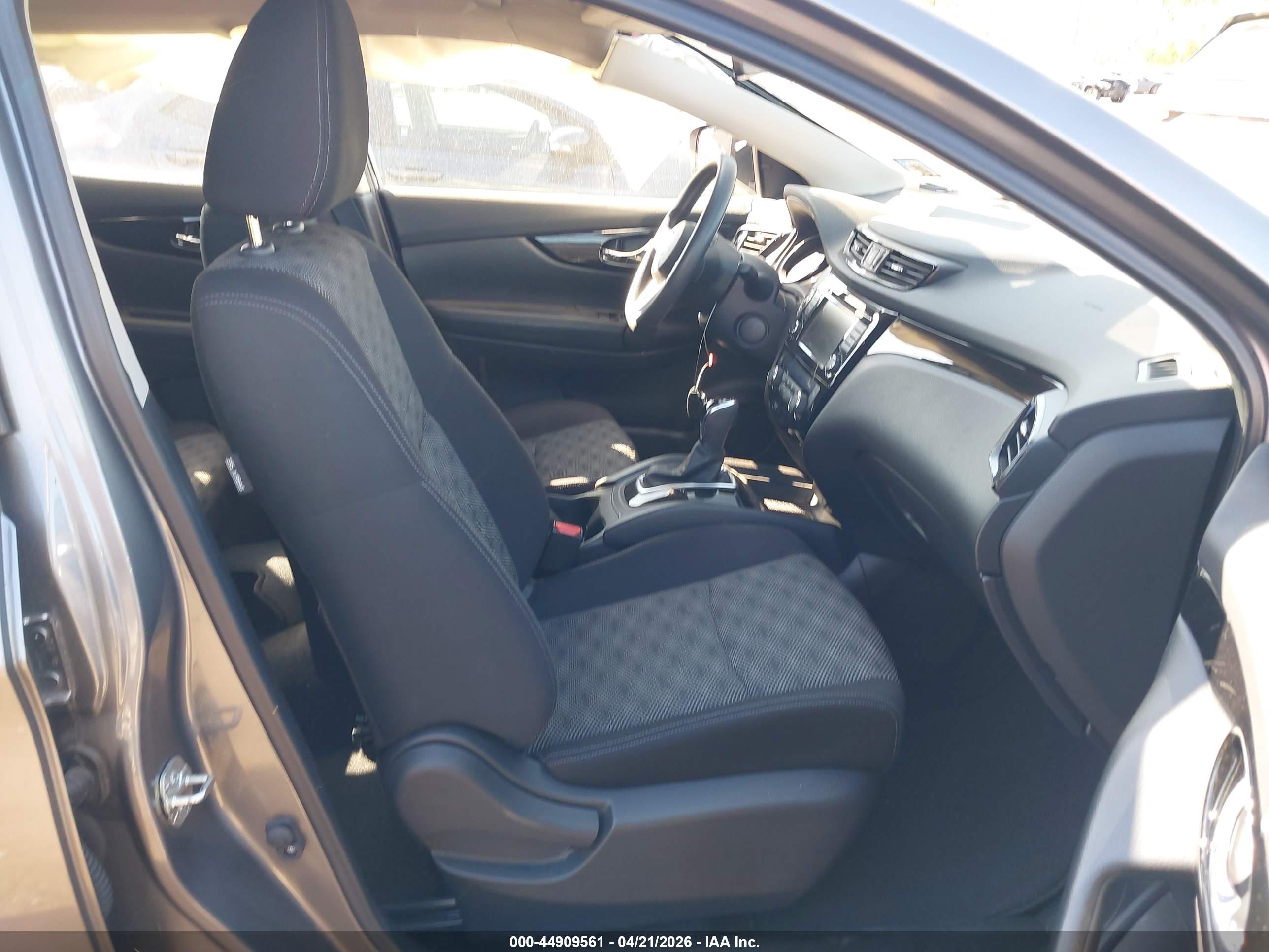 NISSAN ROGUE image 5