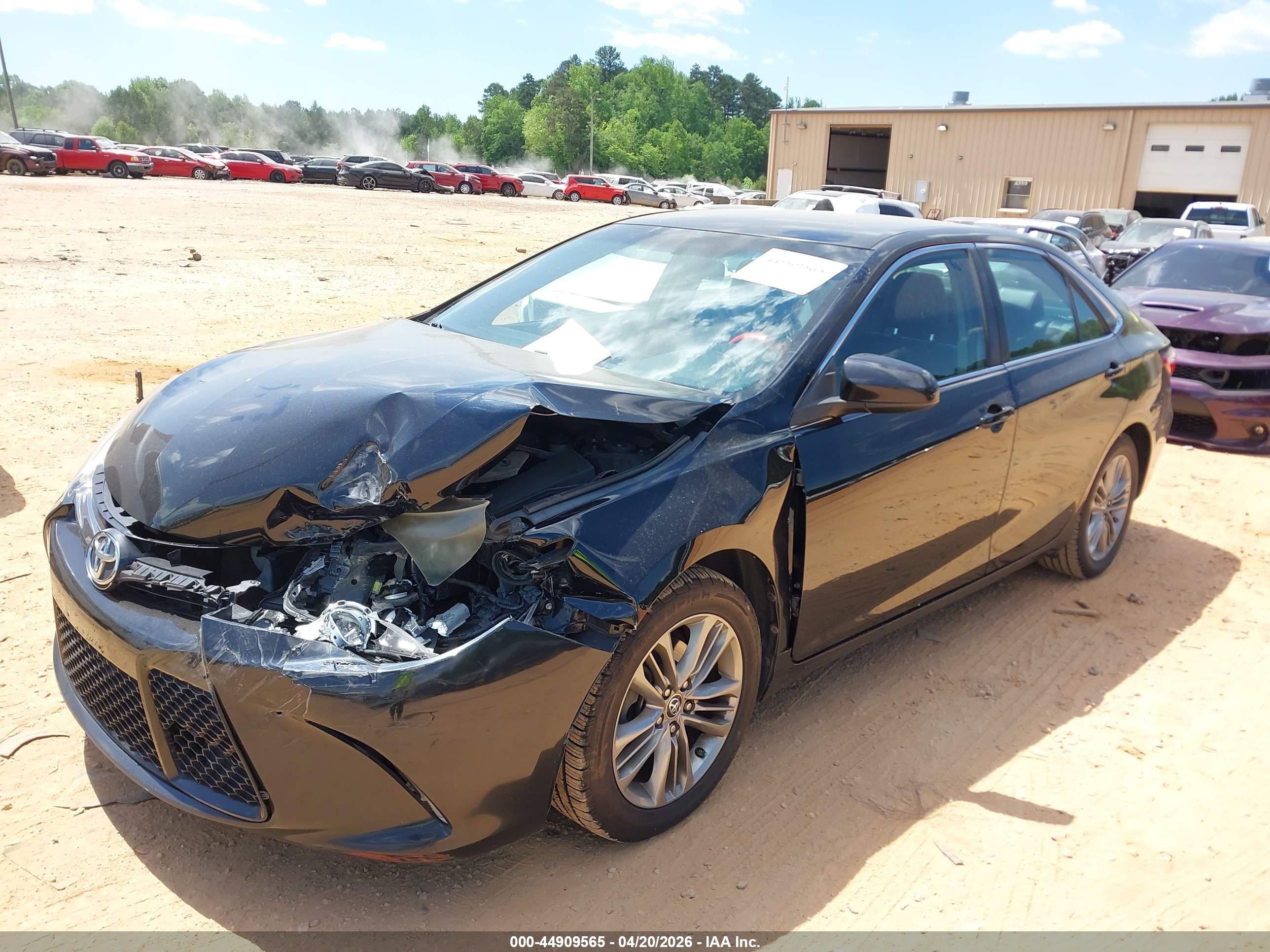TOYOTA CAMRY image 2