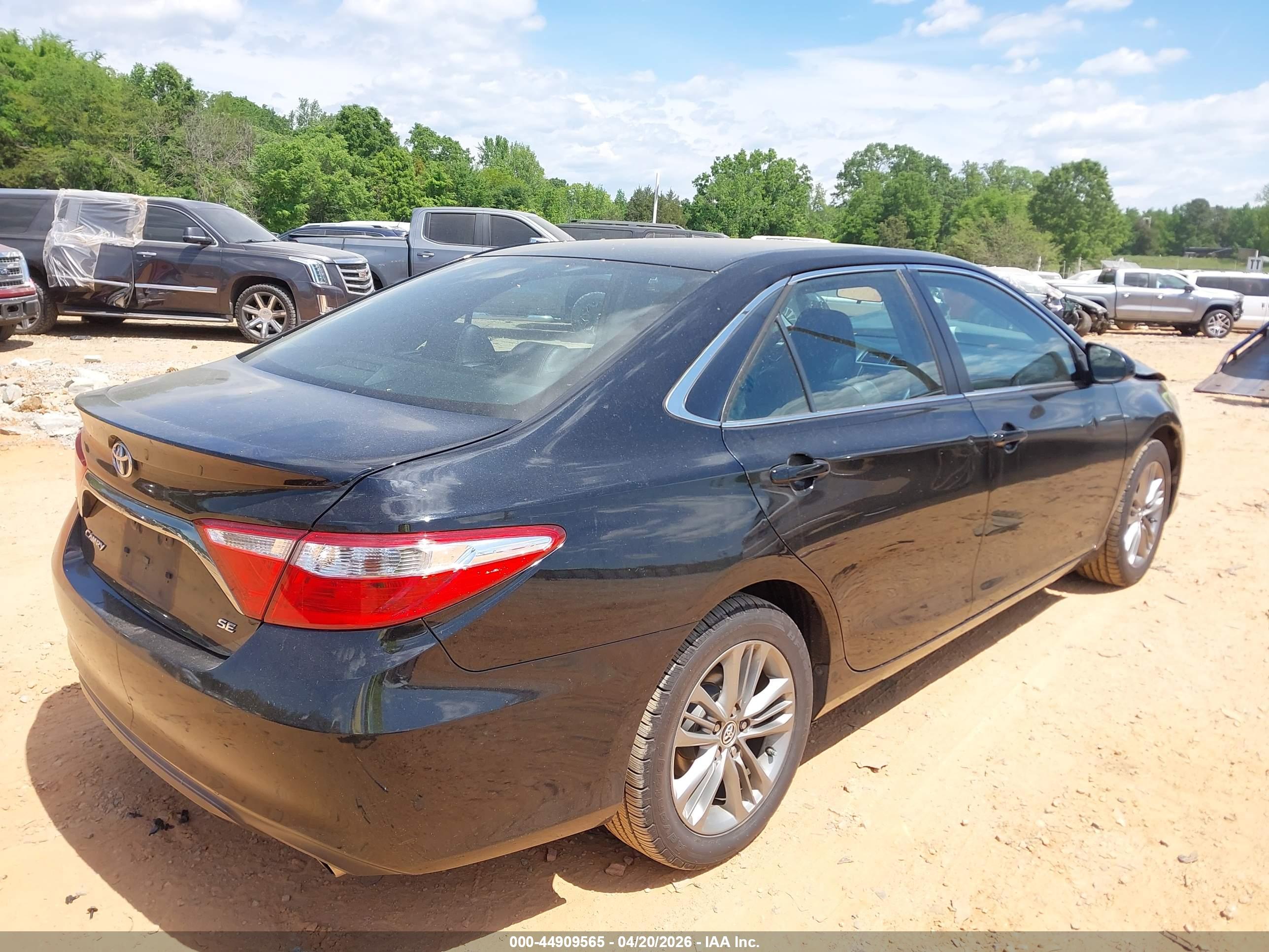 TOYOTA CAMRY image 4