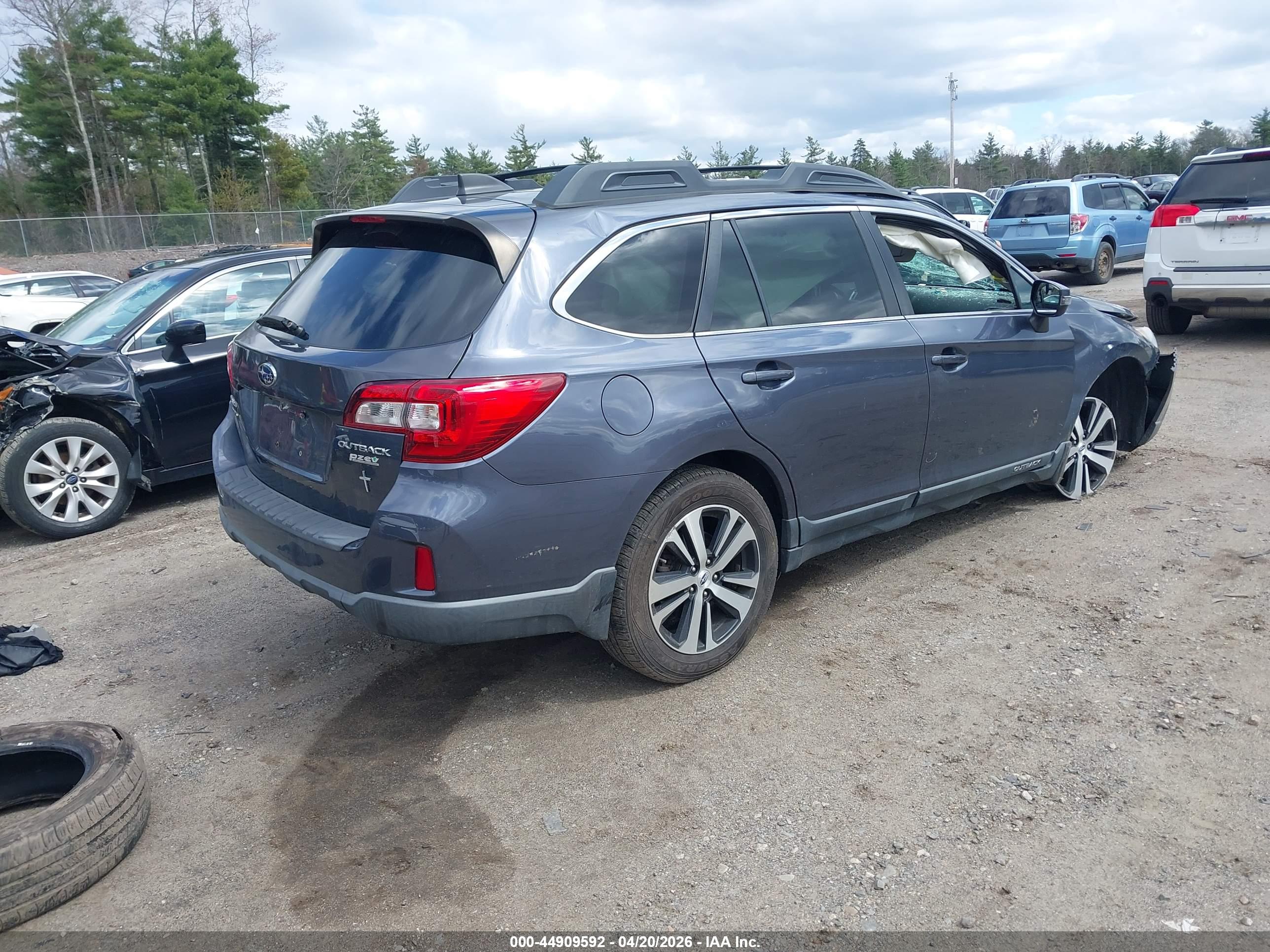 SUBARU OUTBACK image 4