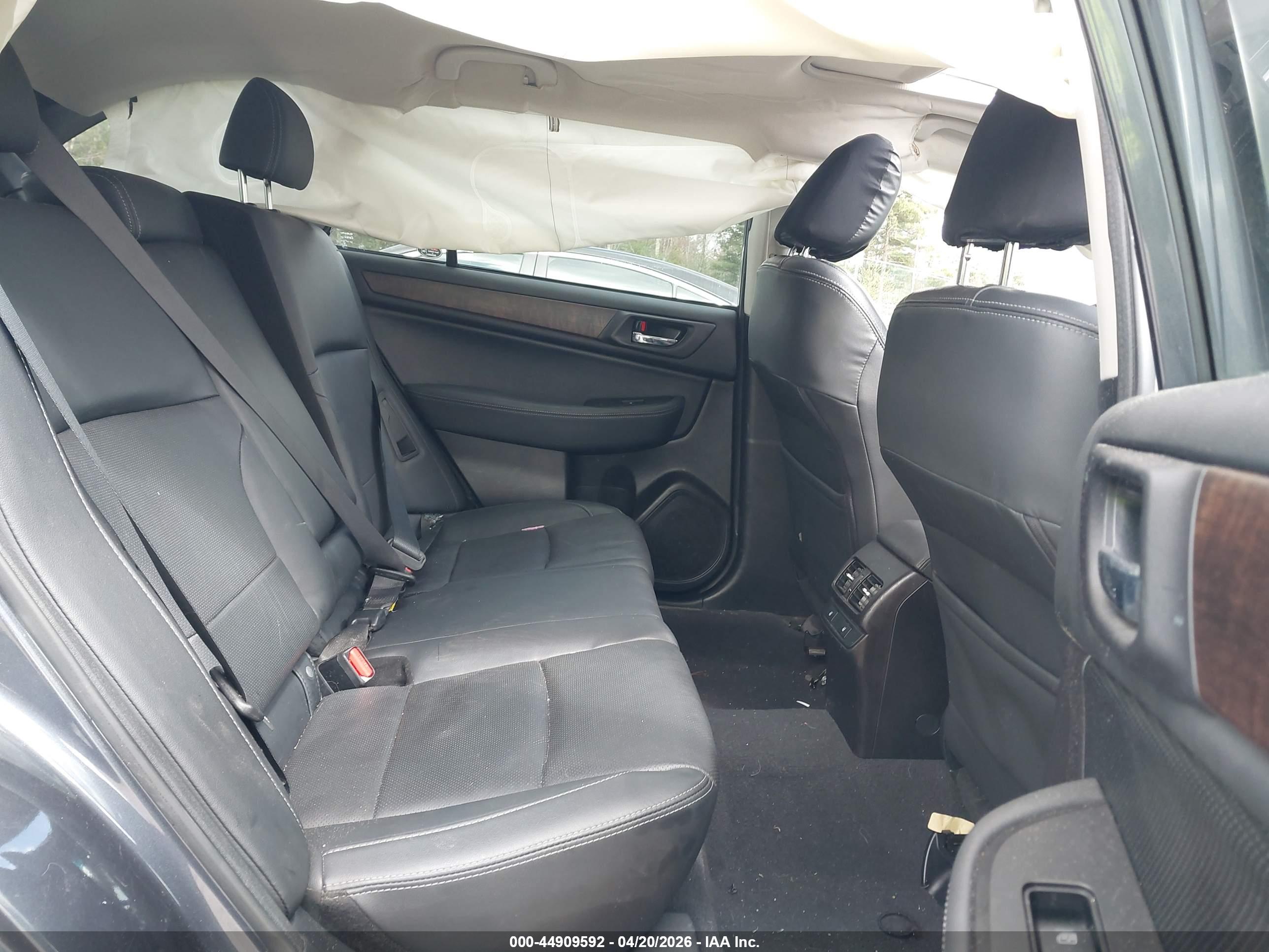 SUBARU OUTBACK image 8