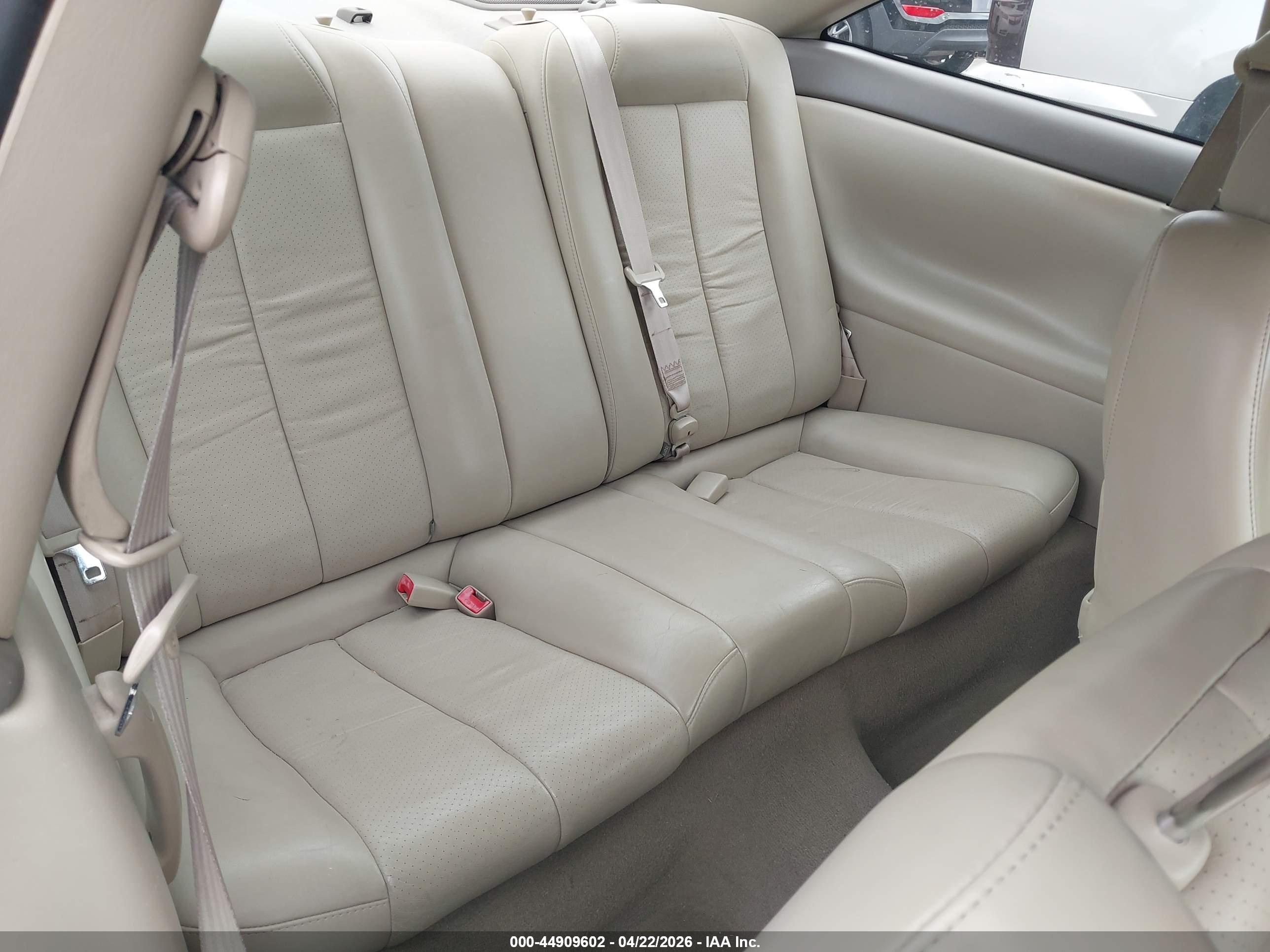 TOYOTA CAMRY image 8