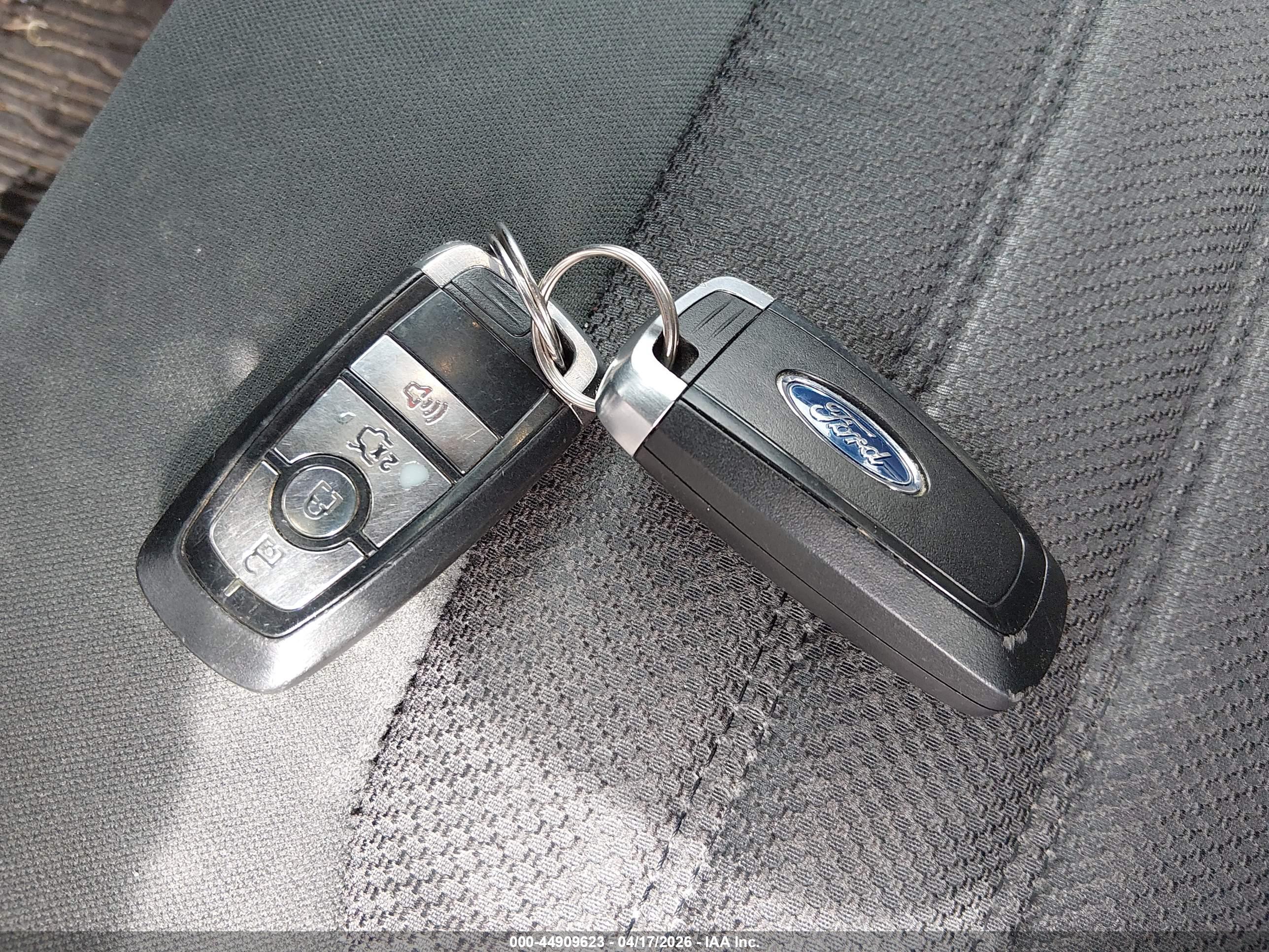 FORD FUSION image 11