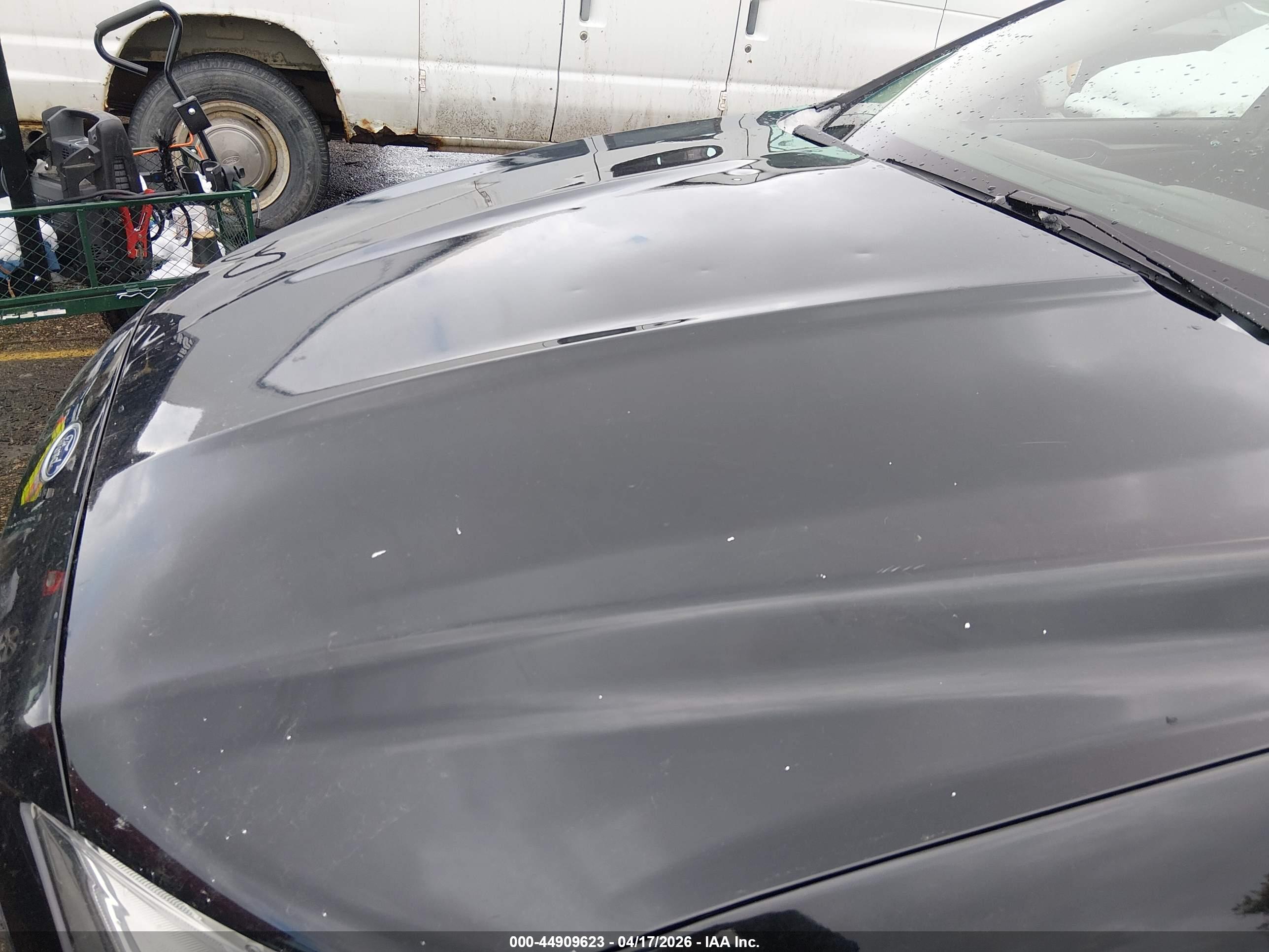 FORD FUSION image 6