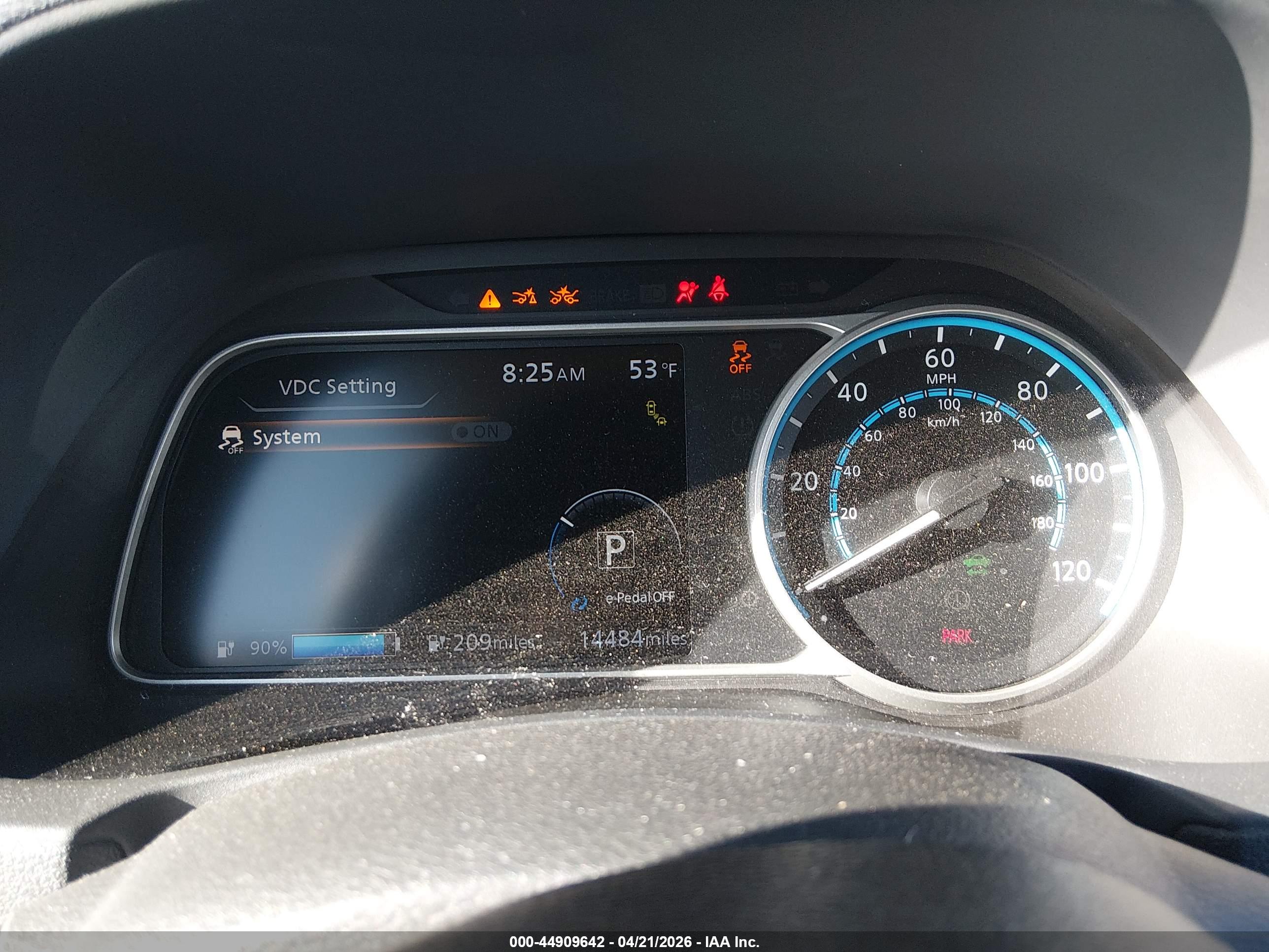 NISSAN LEAF image 7