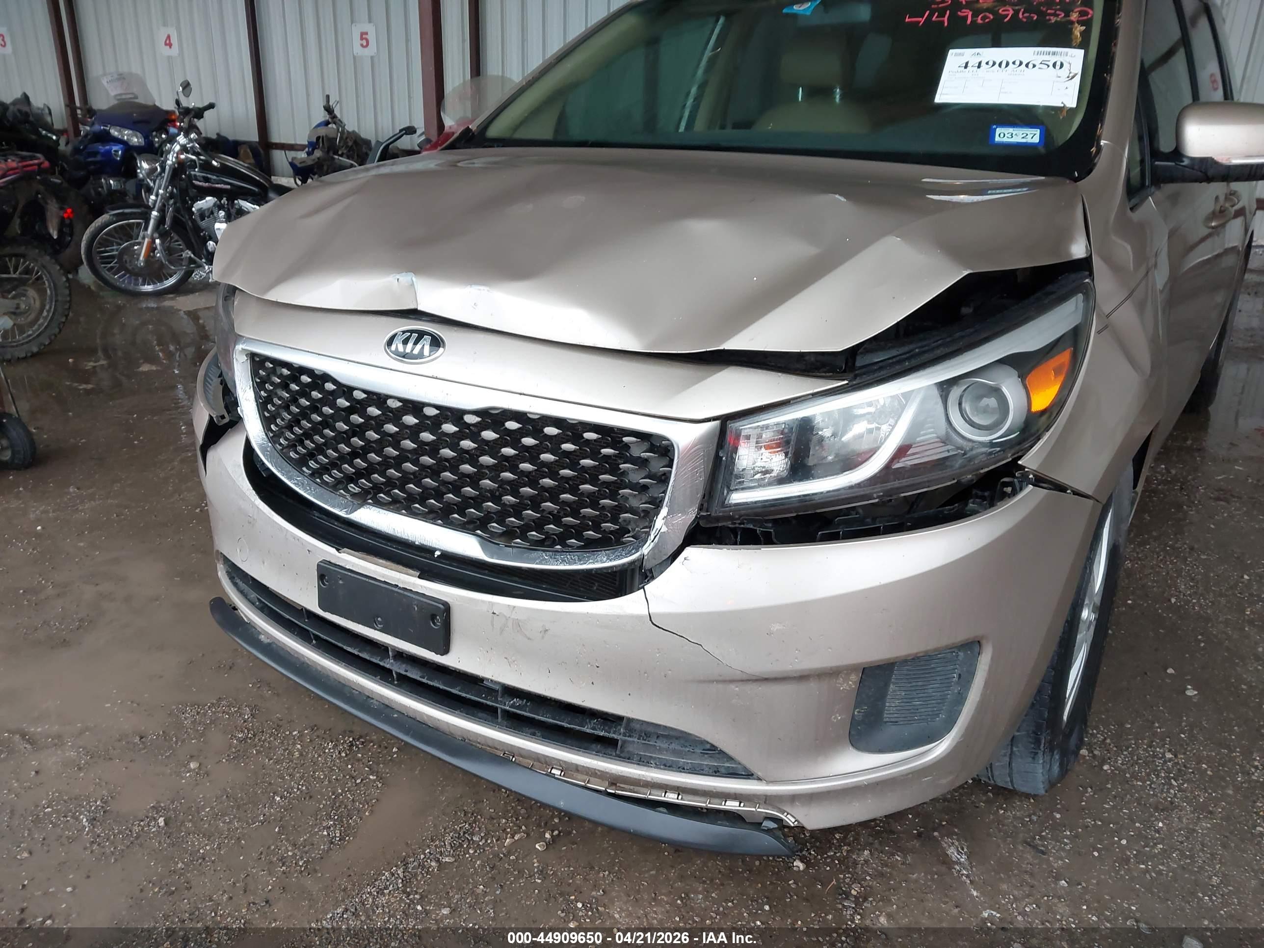 KIA SEDONA image 6