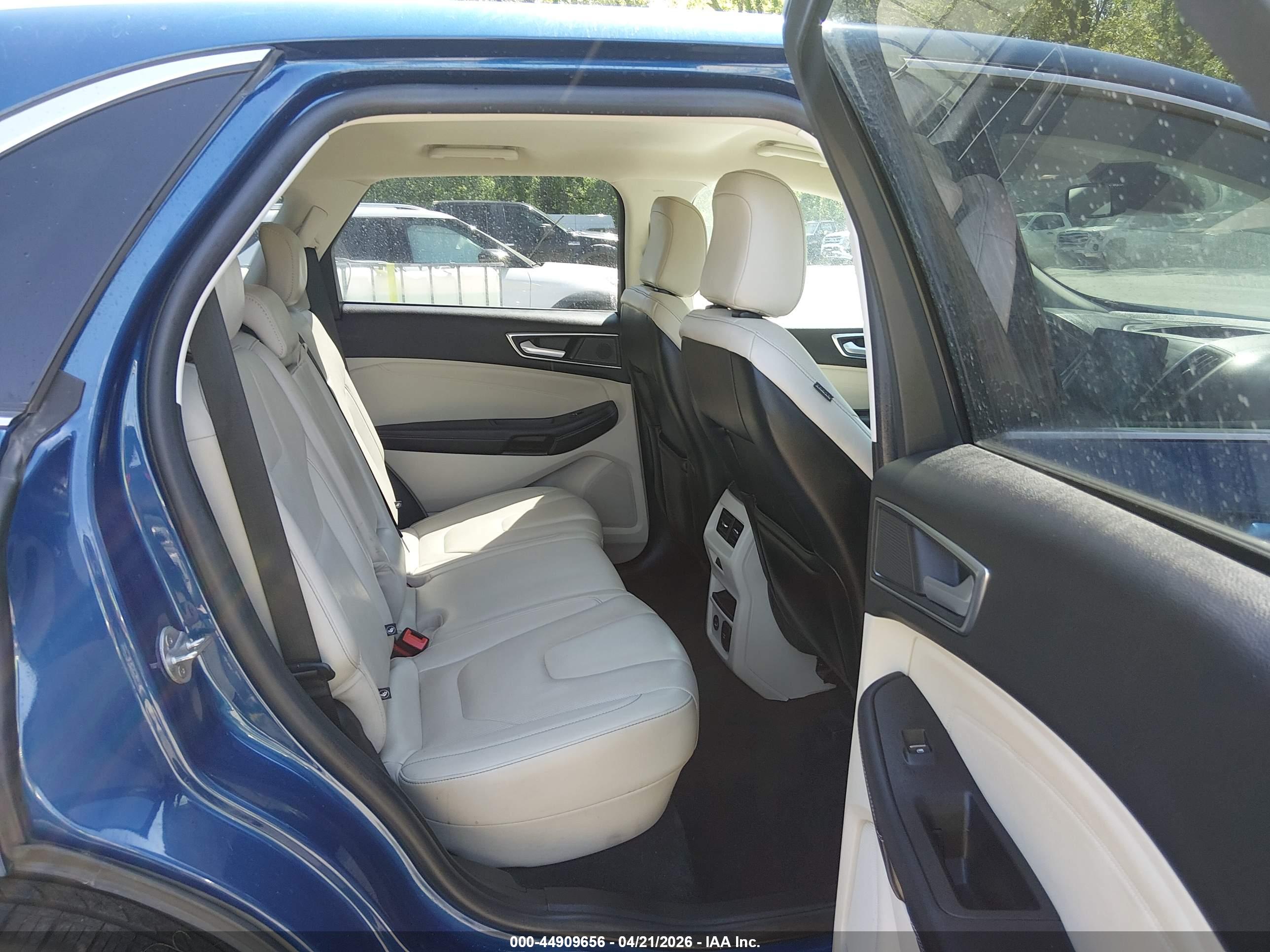 FORD EDGE image 8