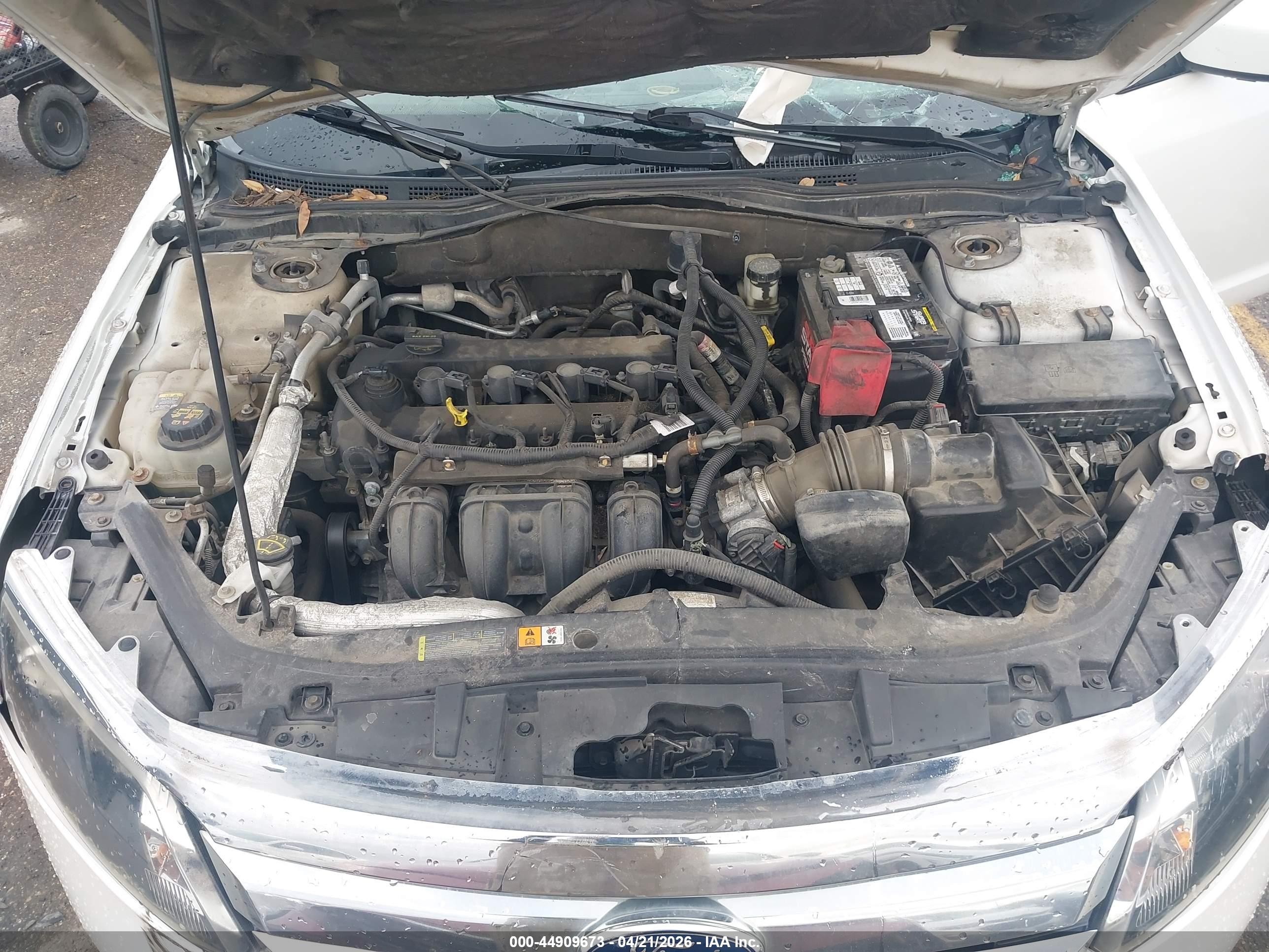 FORD FUSION image 10