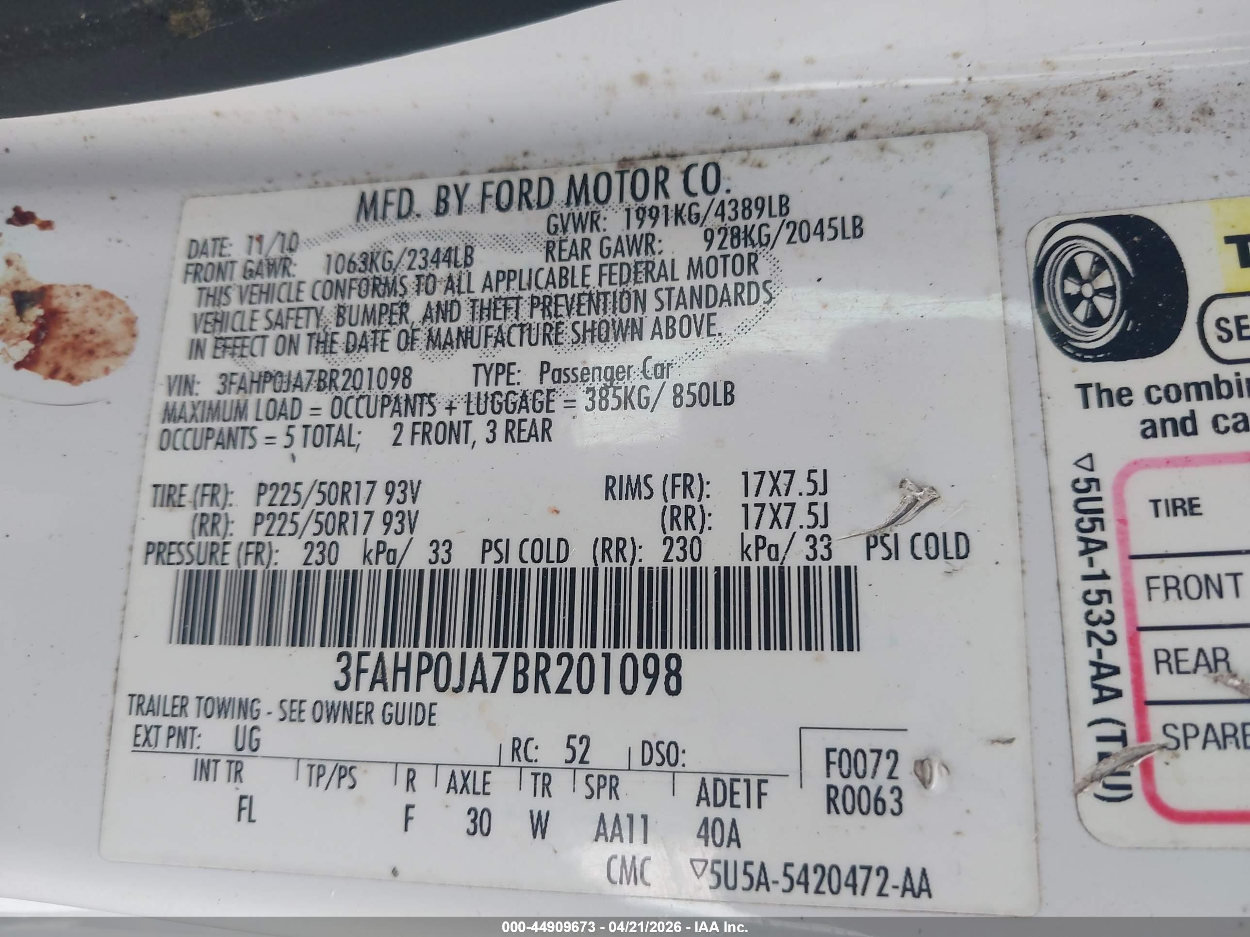 FORD FUSION image 9