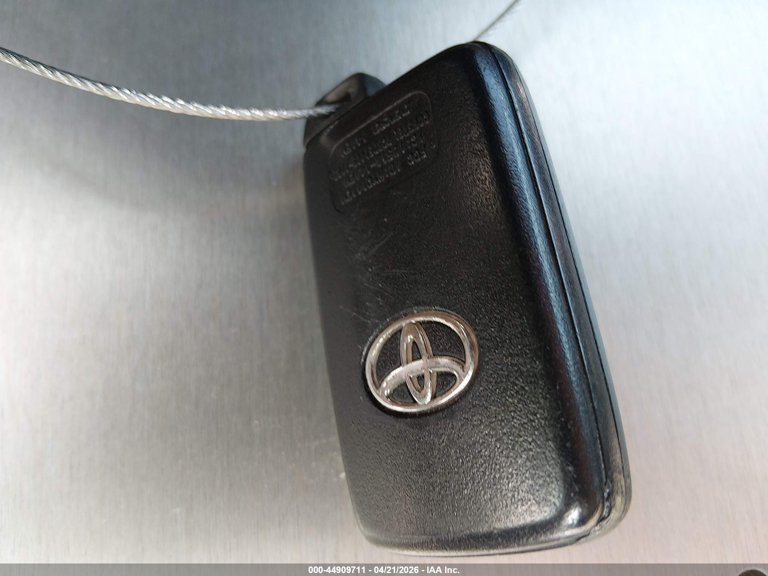 TOYOTA RAV4 image 11