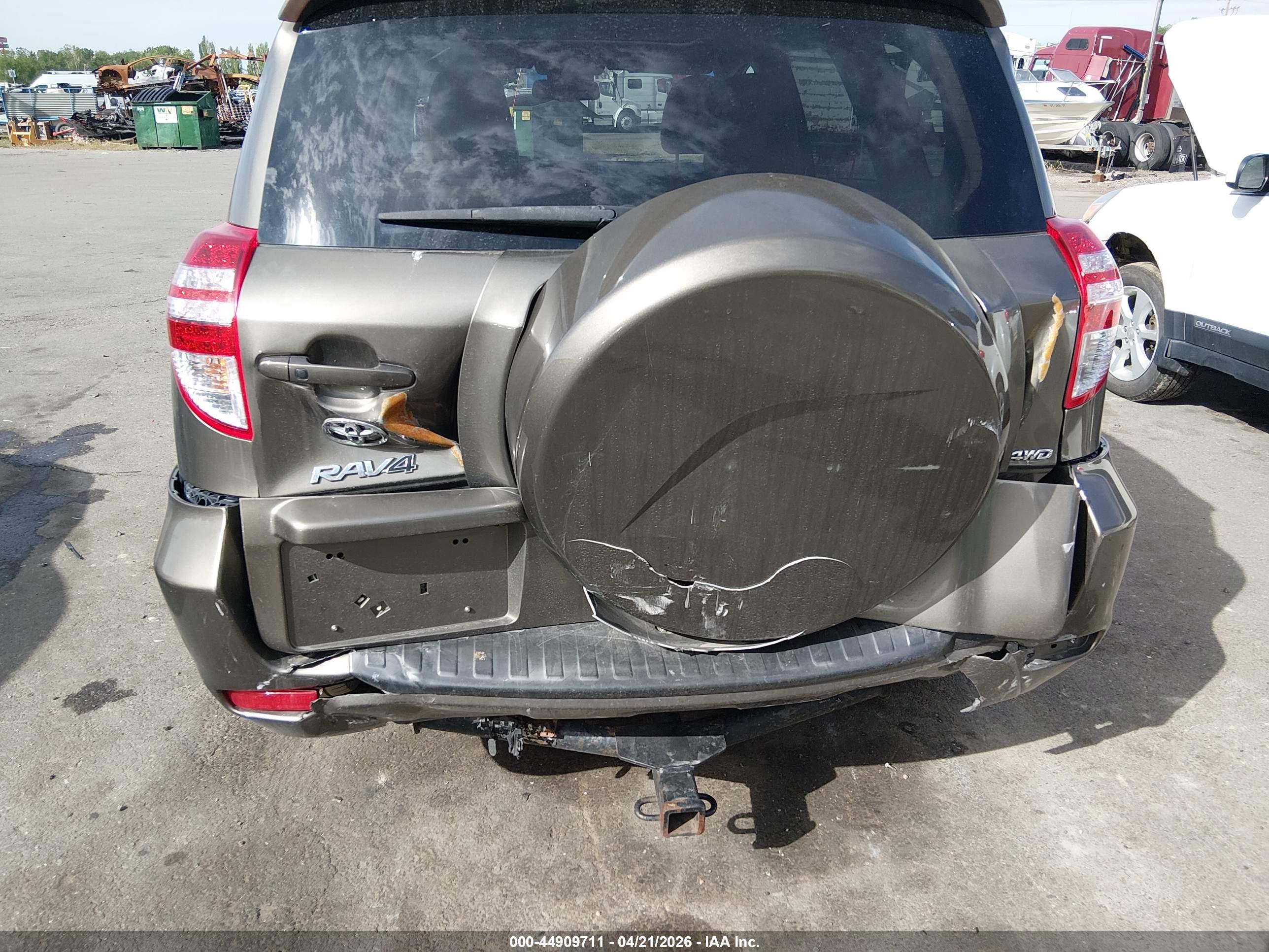 TOYOTA RAV4 image 6