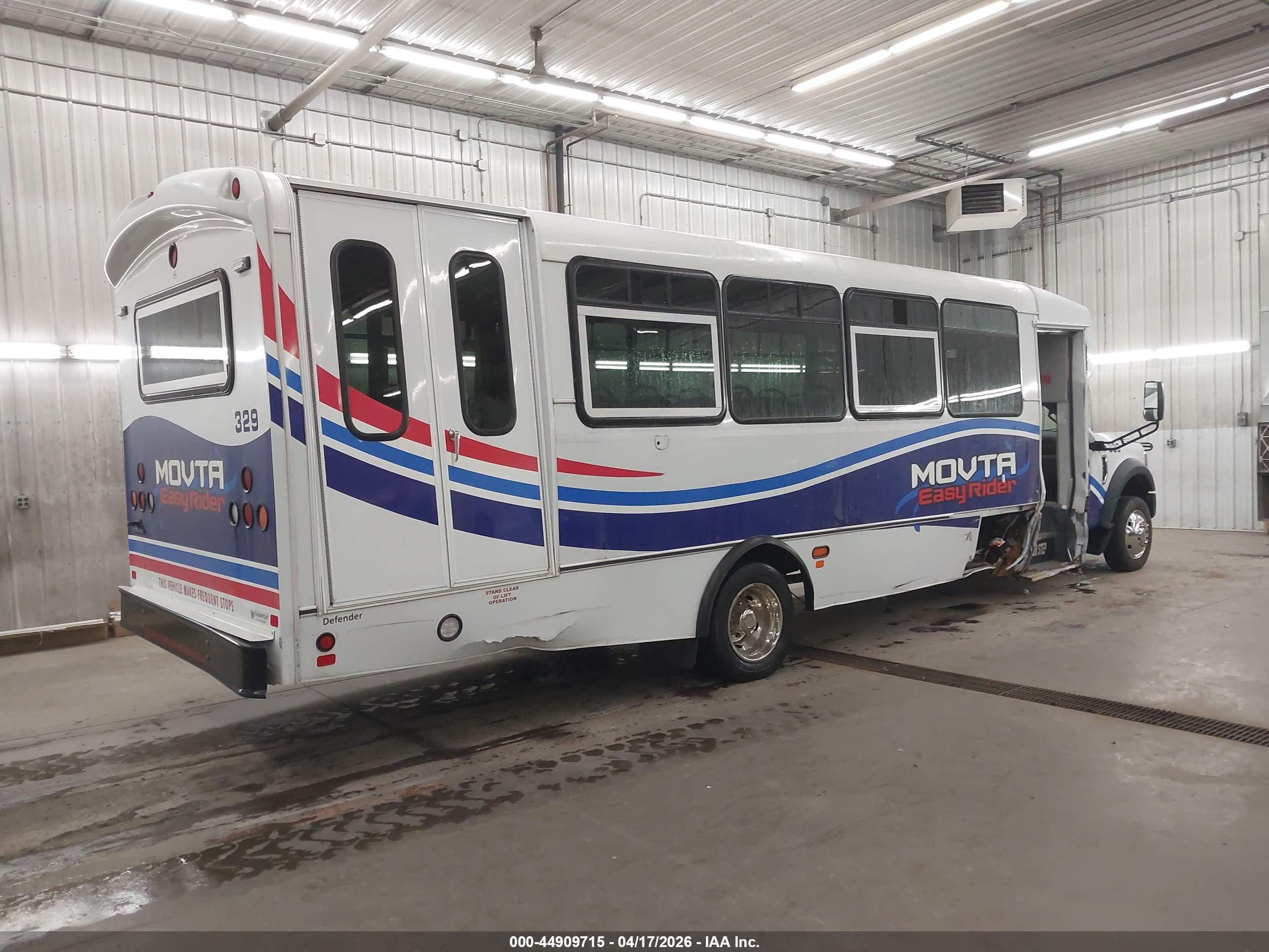 FORD BUS image 4