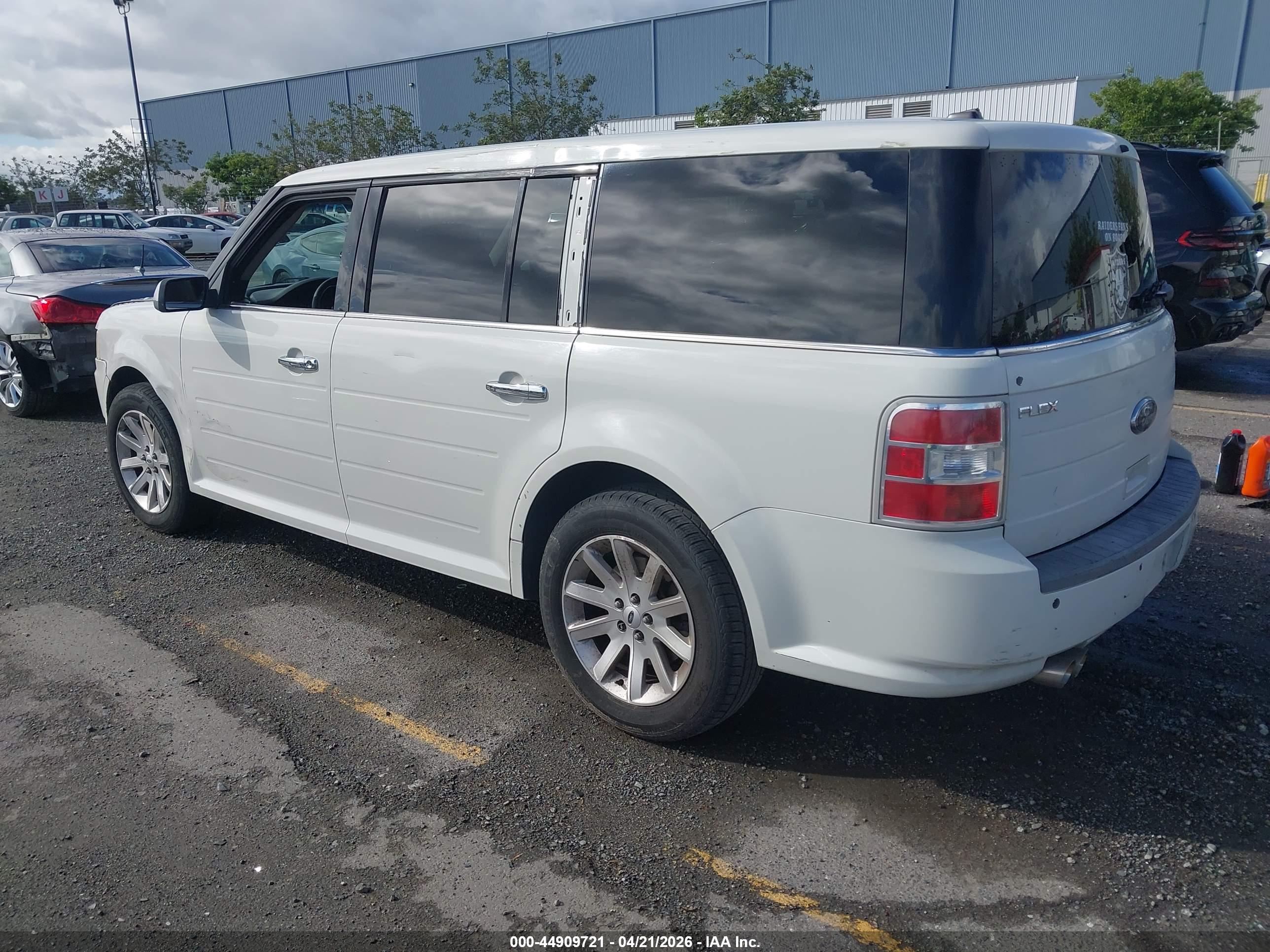 FORD FLEX image 3
