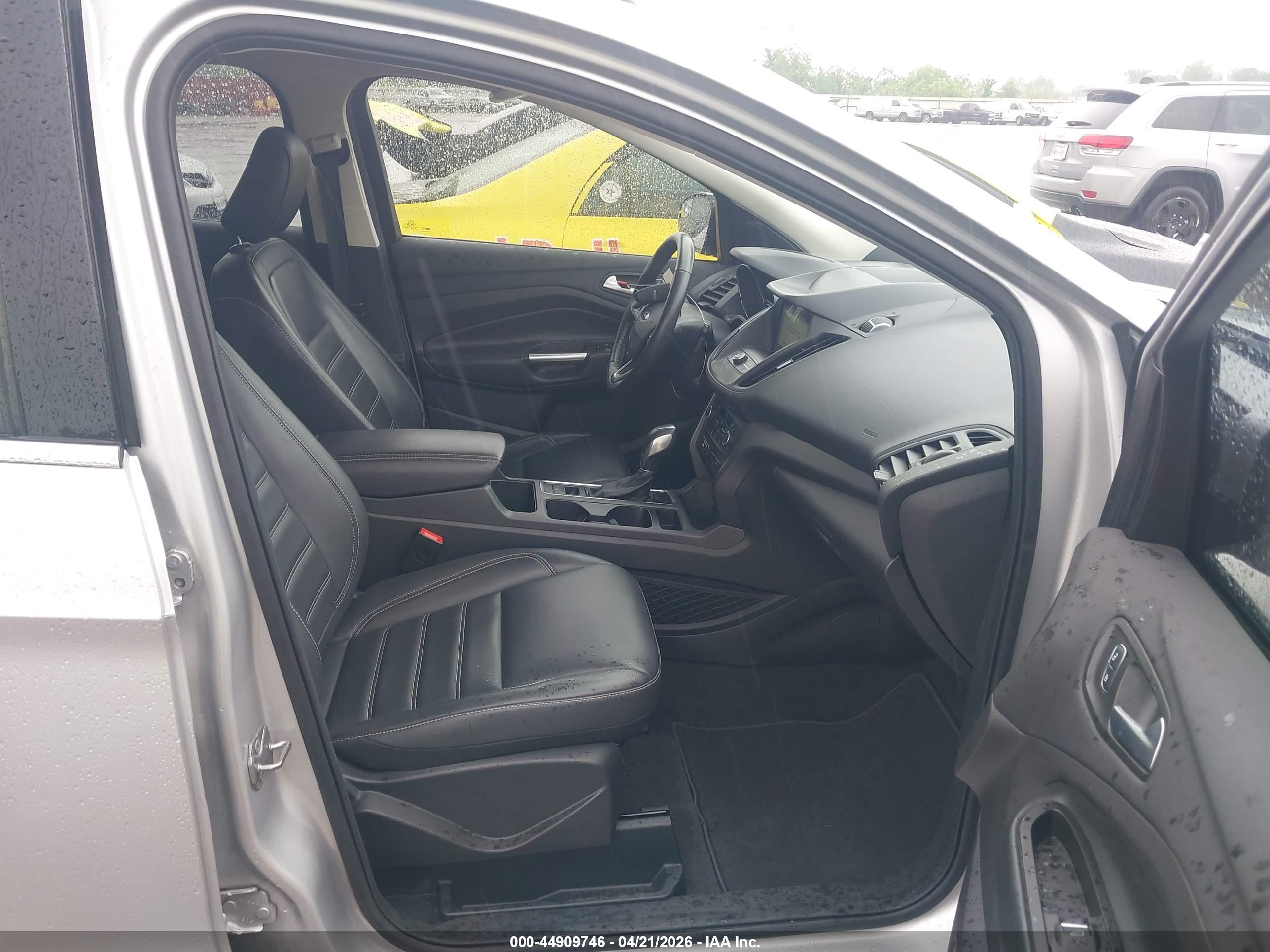 FORD ESCAPE image 5