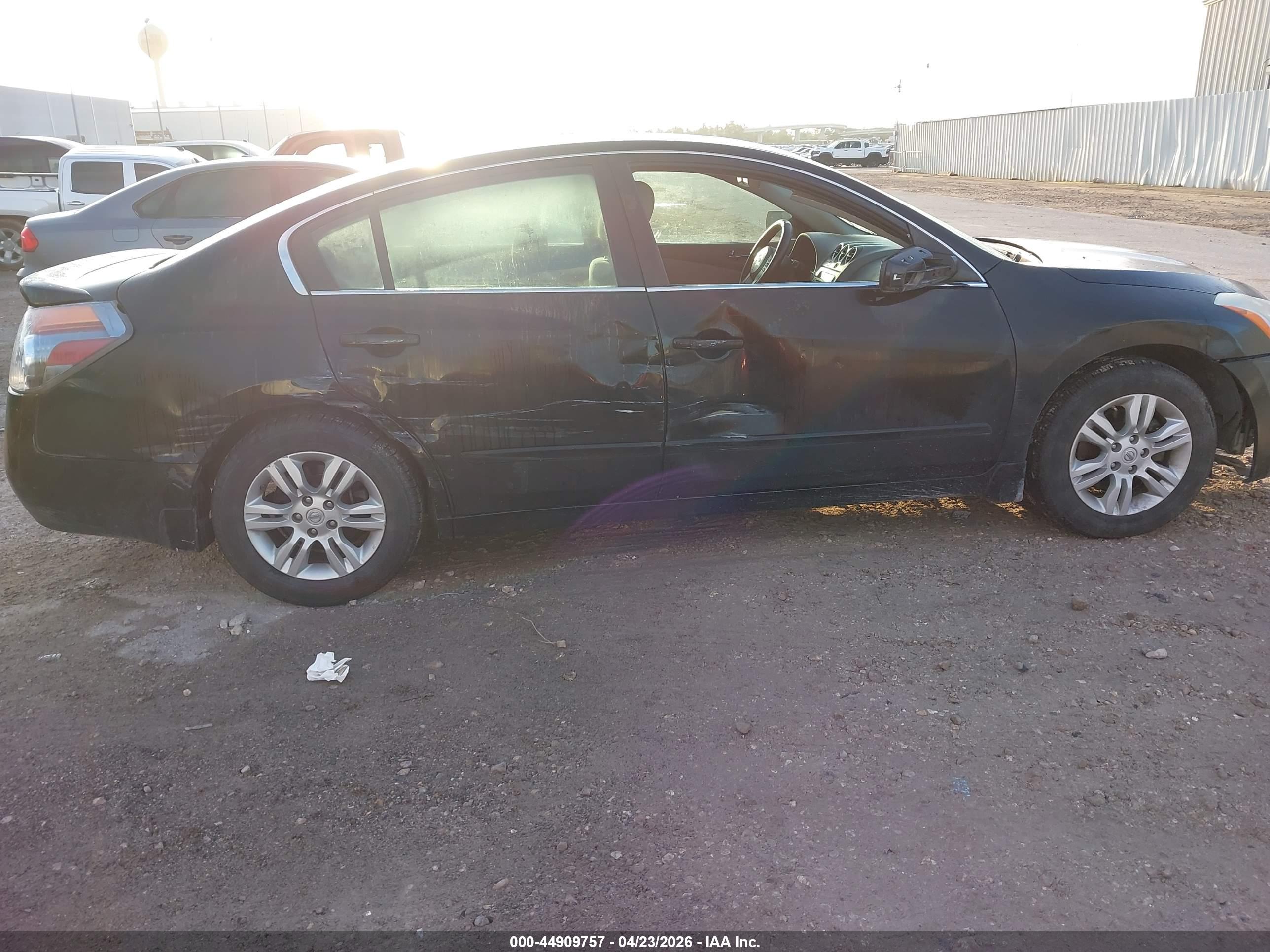 NISSAN ALTIMA image 6