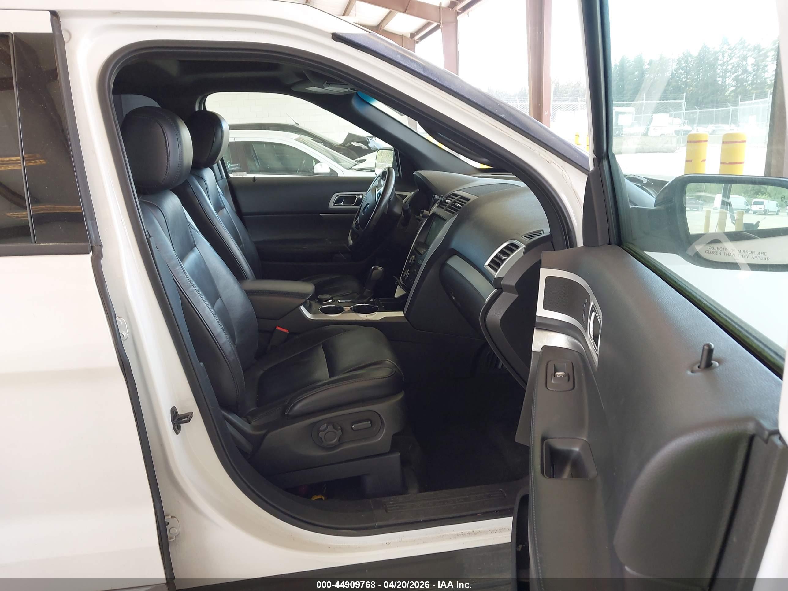 FORD EXPLORER image 5