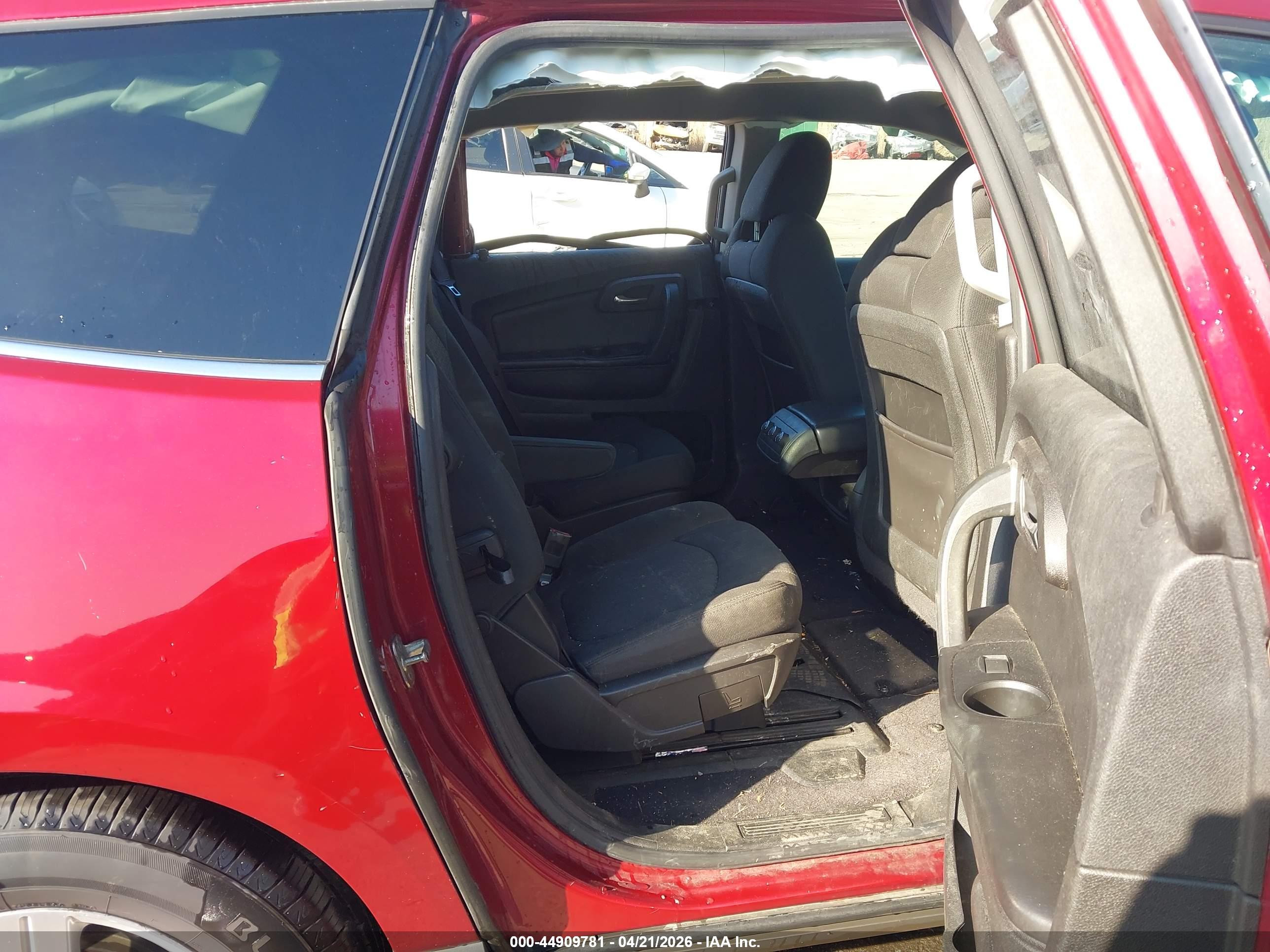 CHEVROLET TRAVERSE image 8
