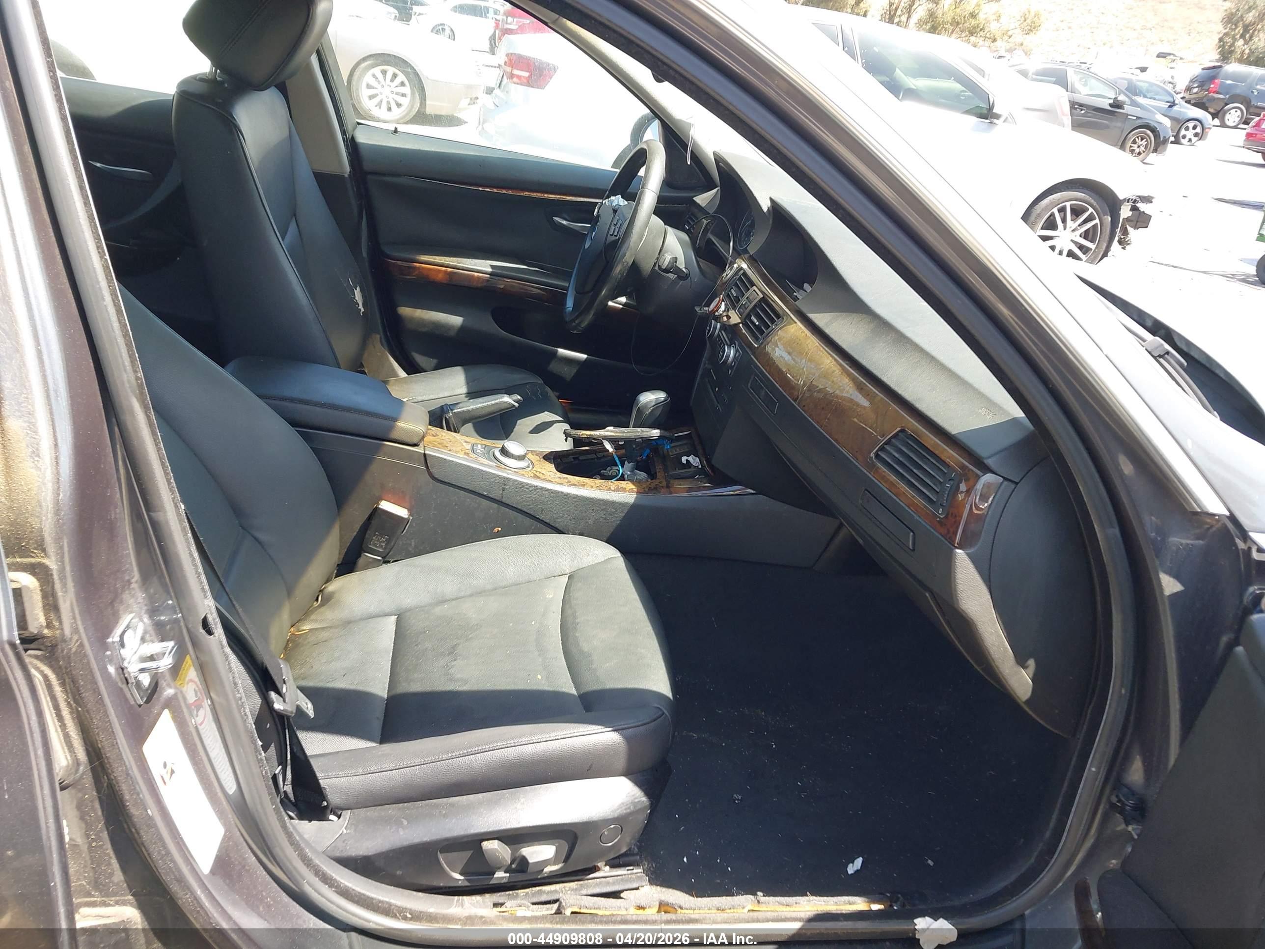 BMW 335I image 5