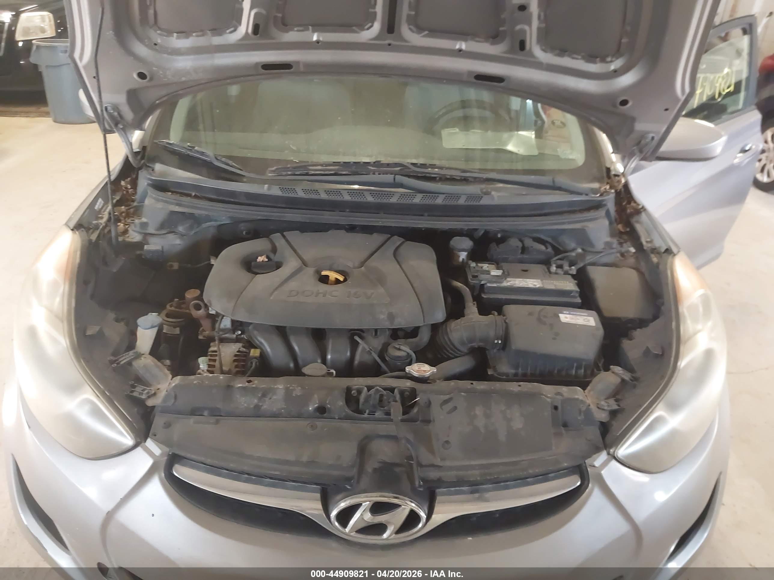 HYUNDAI ELANTRA image 10