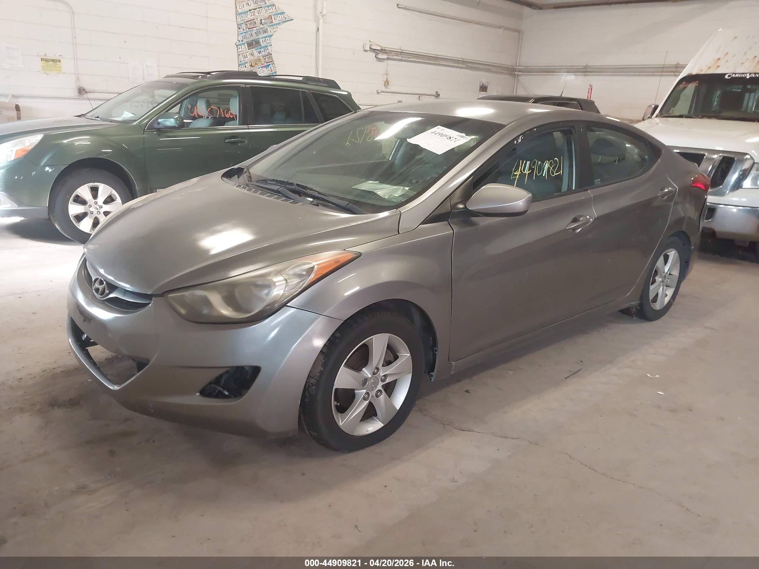 HYUNDAI ELANTRA image 2