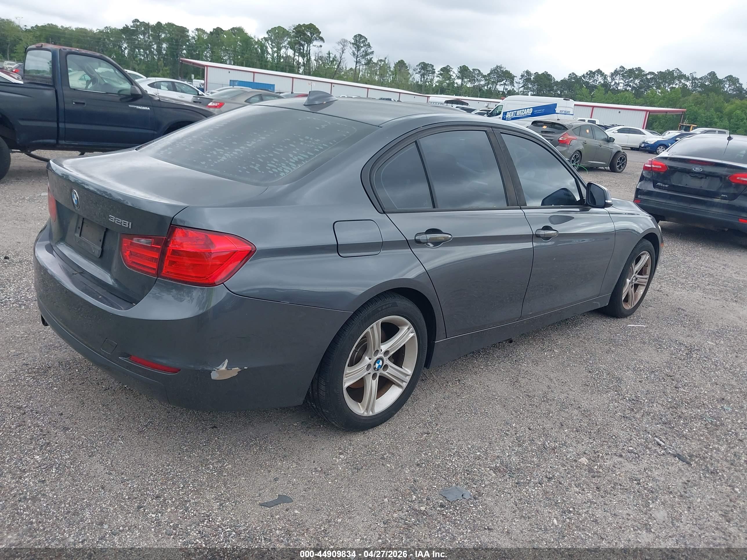 BMW 328I image 4