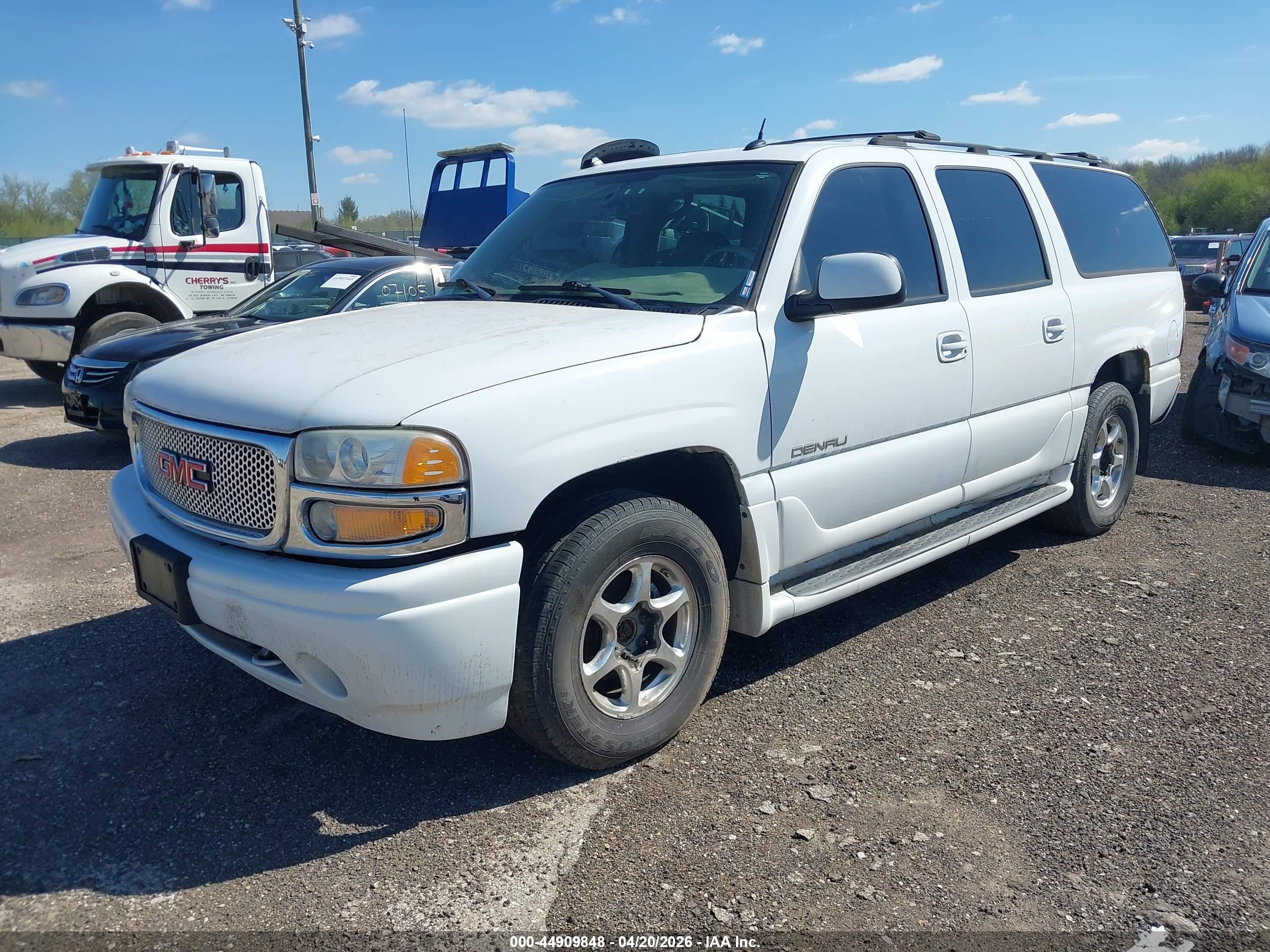 GMC YUKON image 2