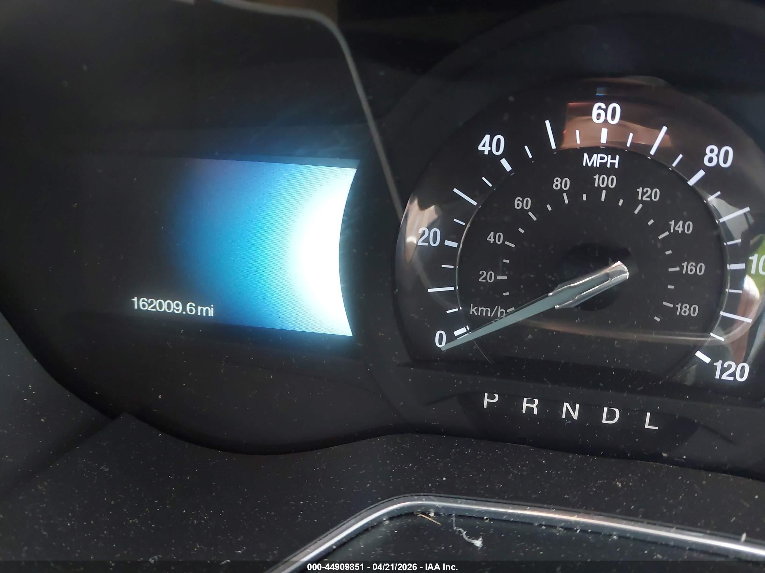 FORD FUSION image 7