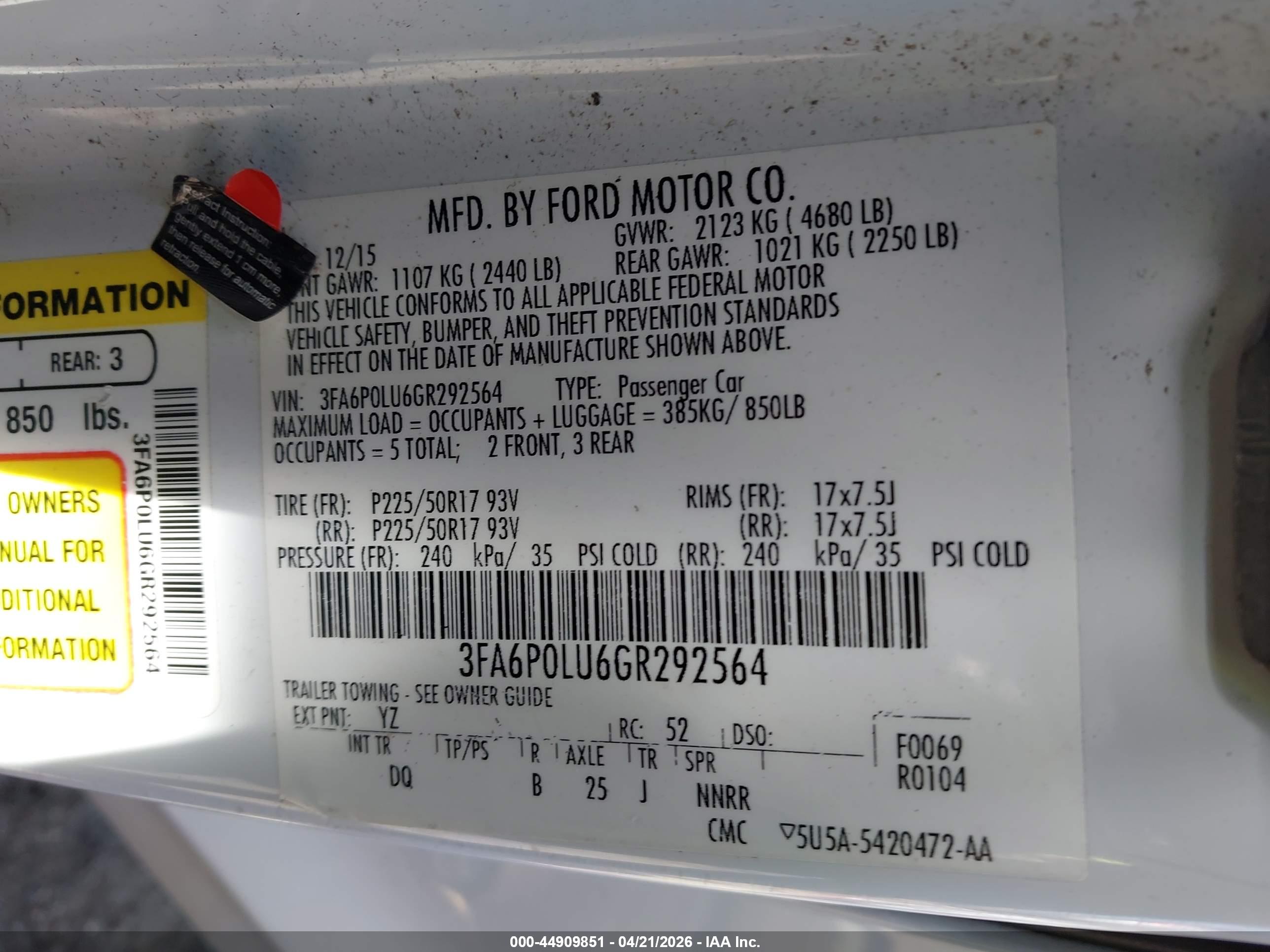 FORD FUSION image 9
