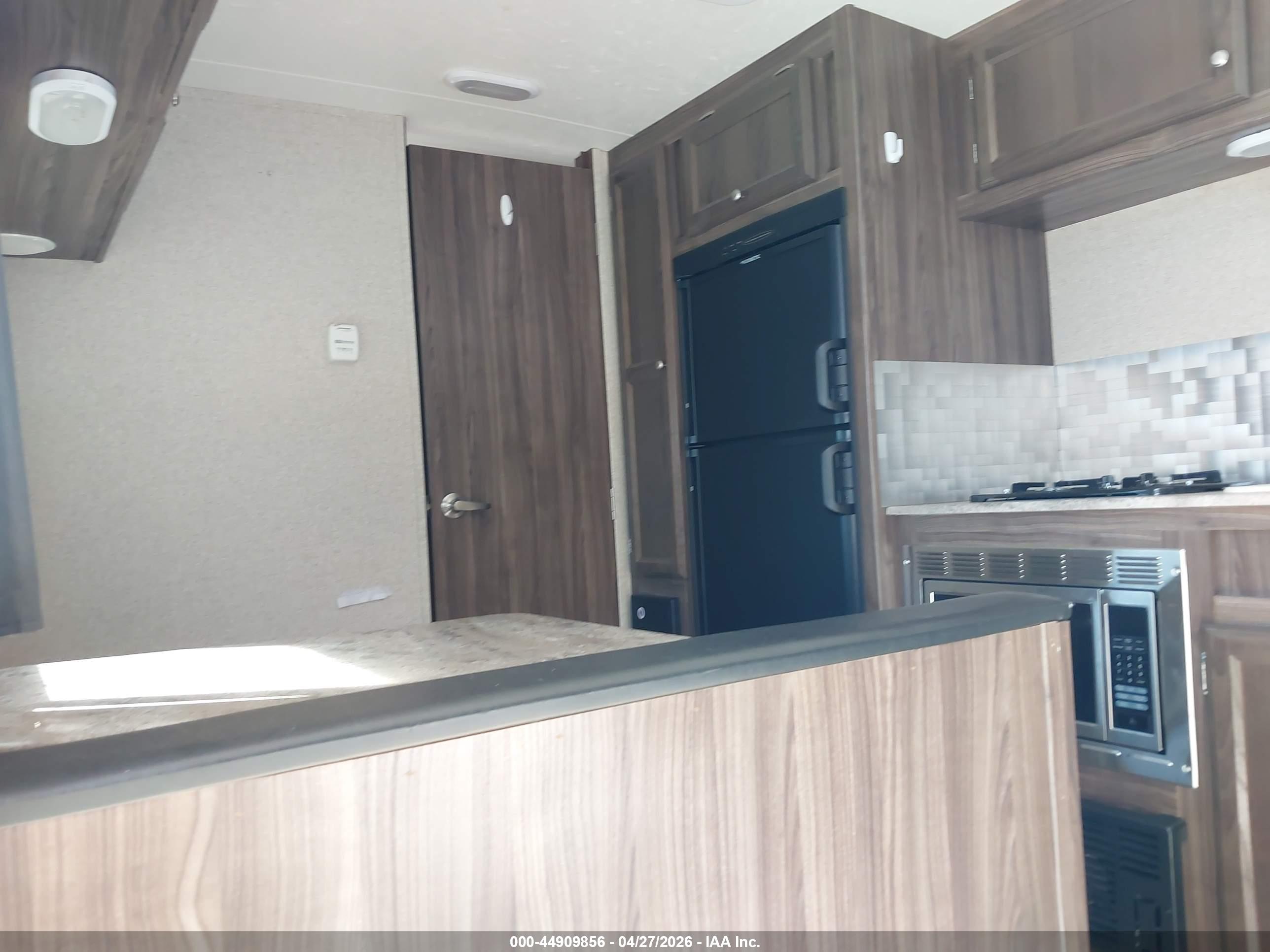 COACHMEN APEX image 8