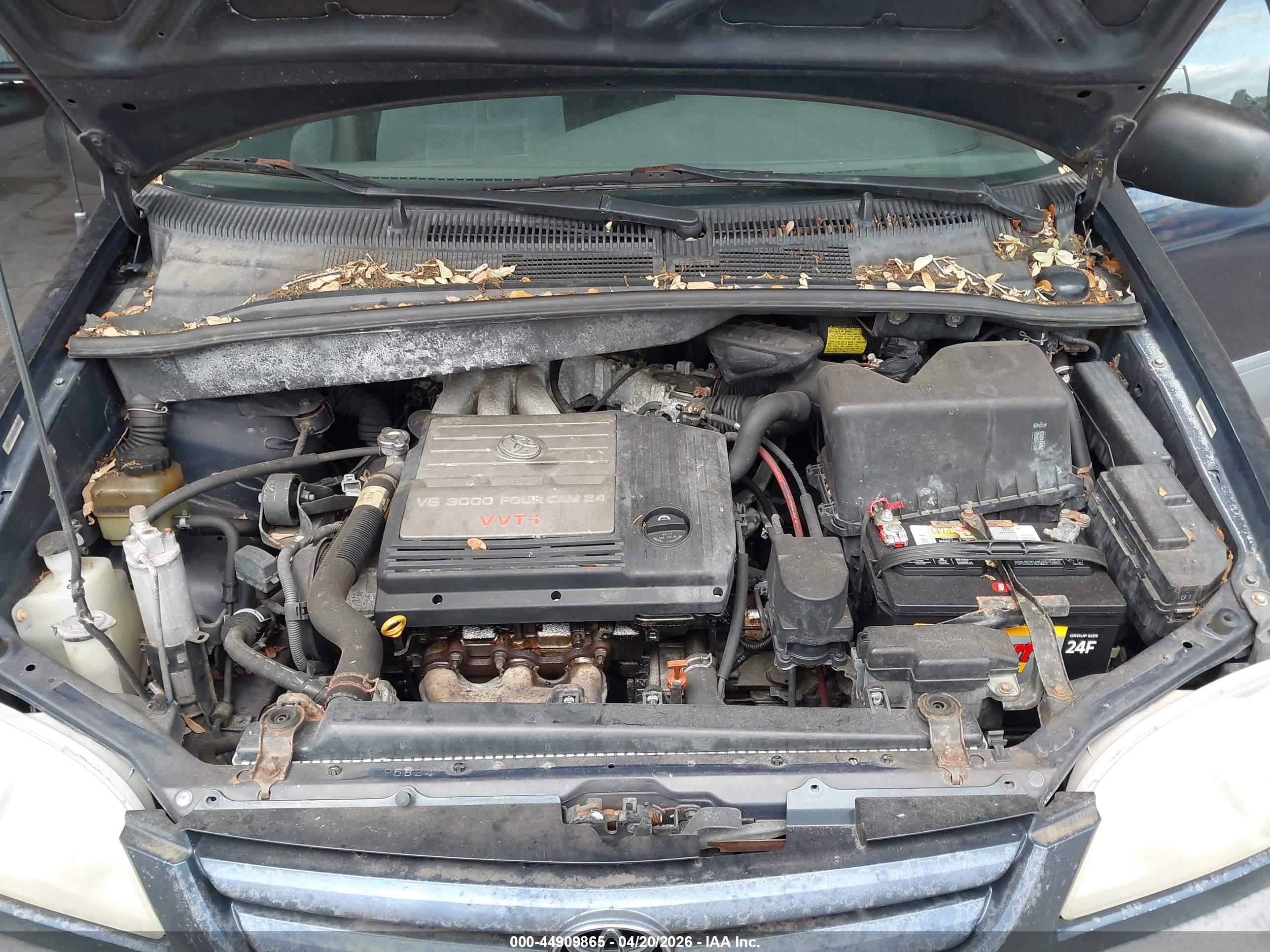 TOYOTA SIENNA image 10