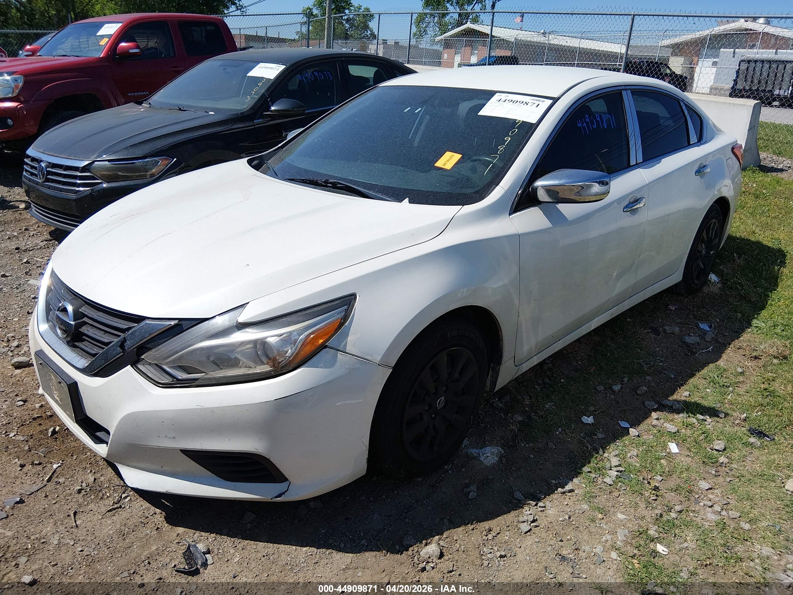 NISSAN ALTIMA image 2