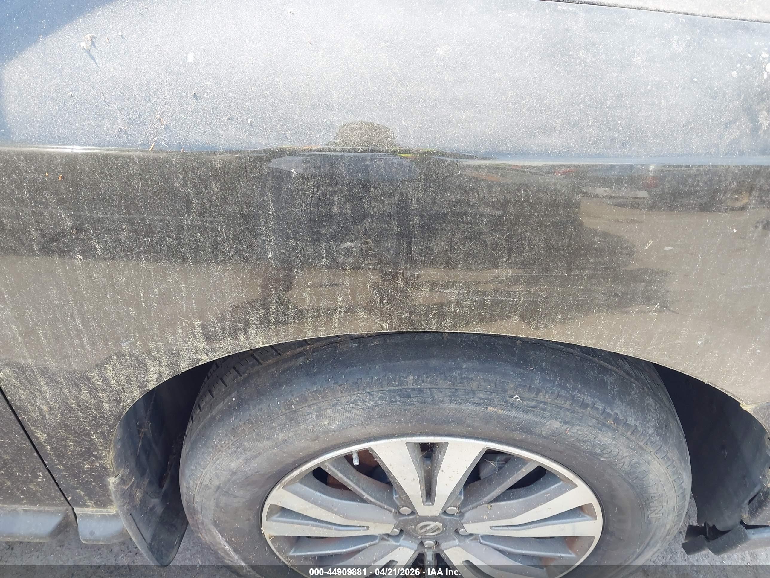 NISSAN PATHFINDER image 6