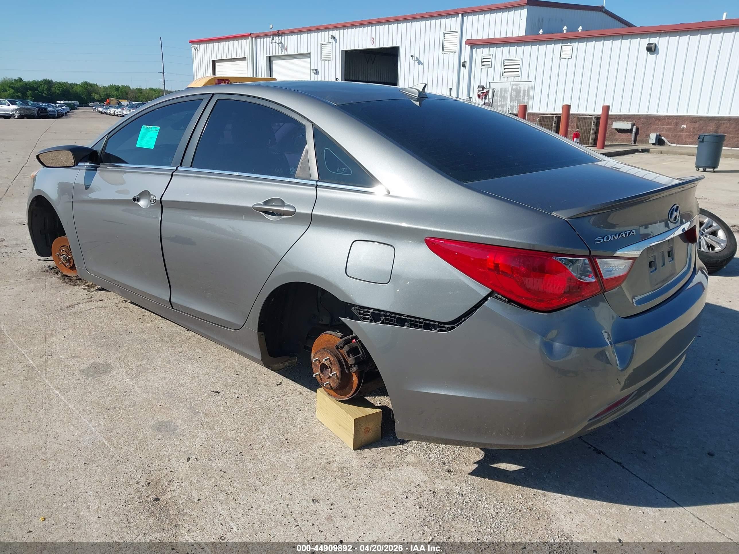 HYUNDAI SONATA image 3