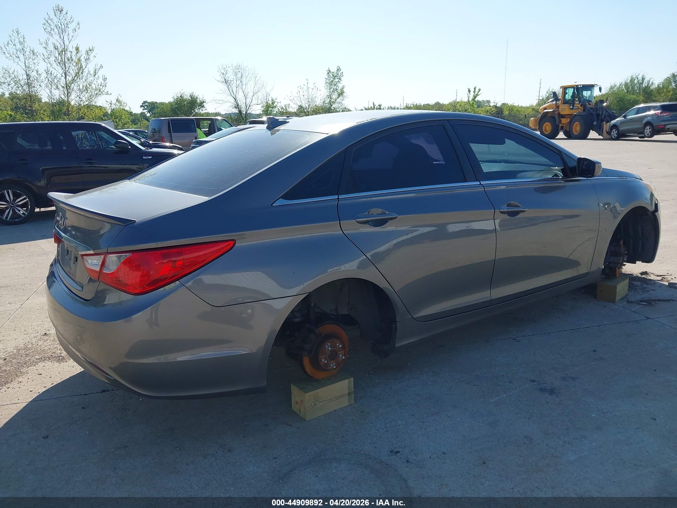 HYUNDAI SONATA image 4