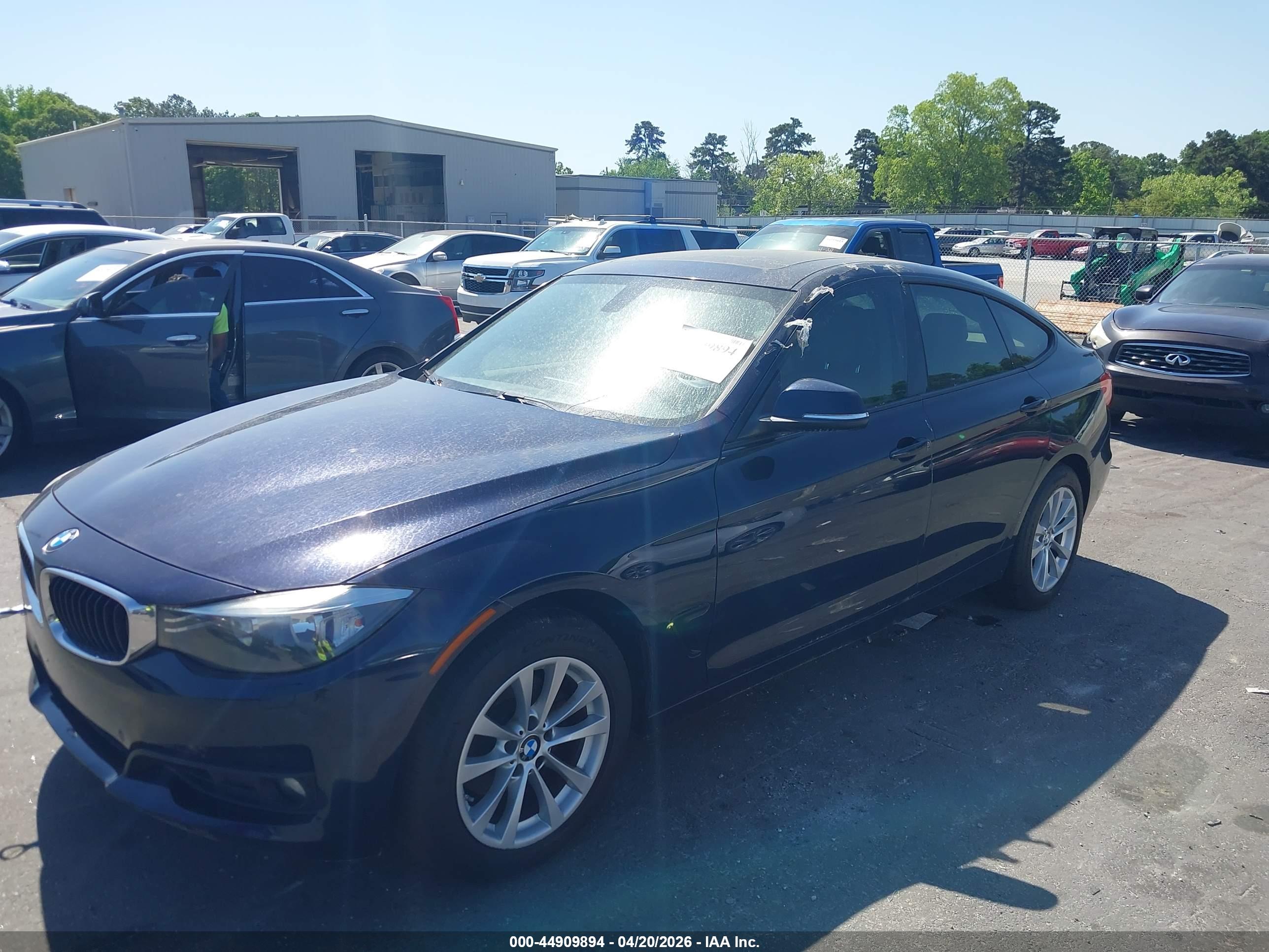 BMW 328I image 2